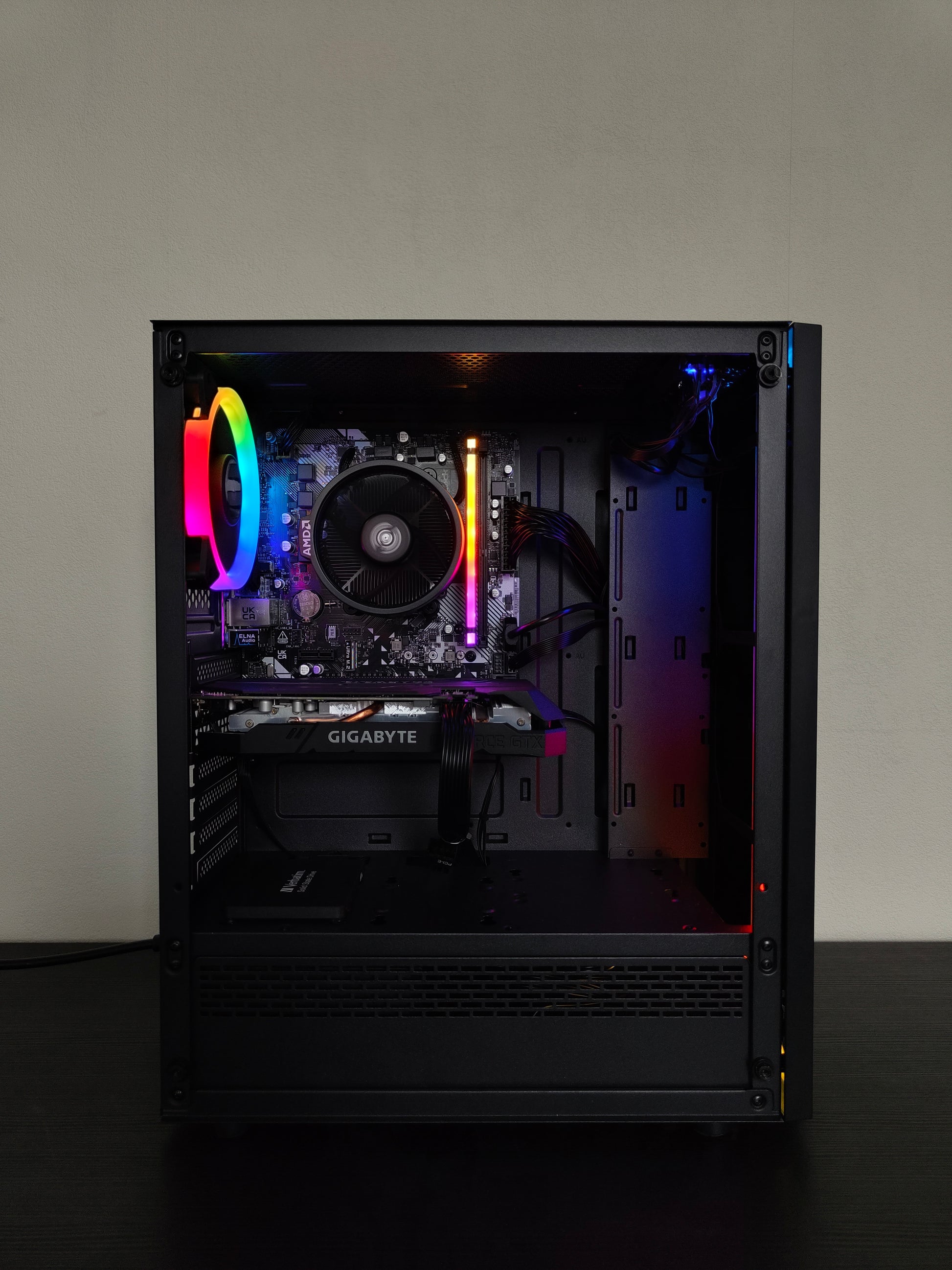 Gaming PC R5 | GTX 1660 SUPER 6GB | 16 GB DDR4 | SSD | WLAN | RGB | GARANTIE