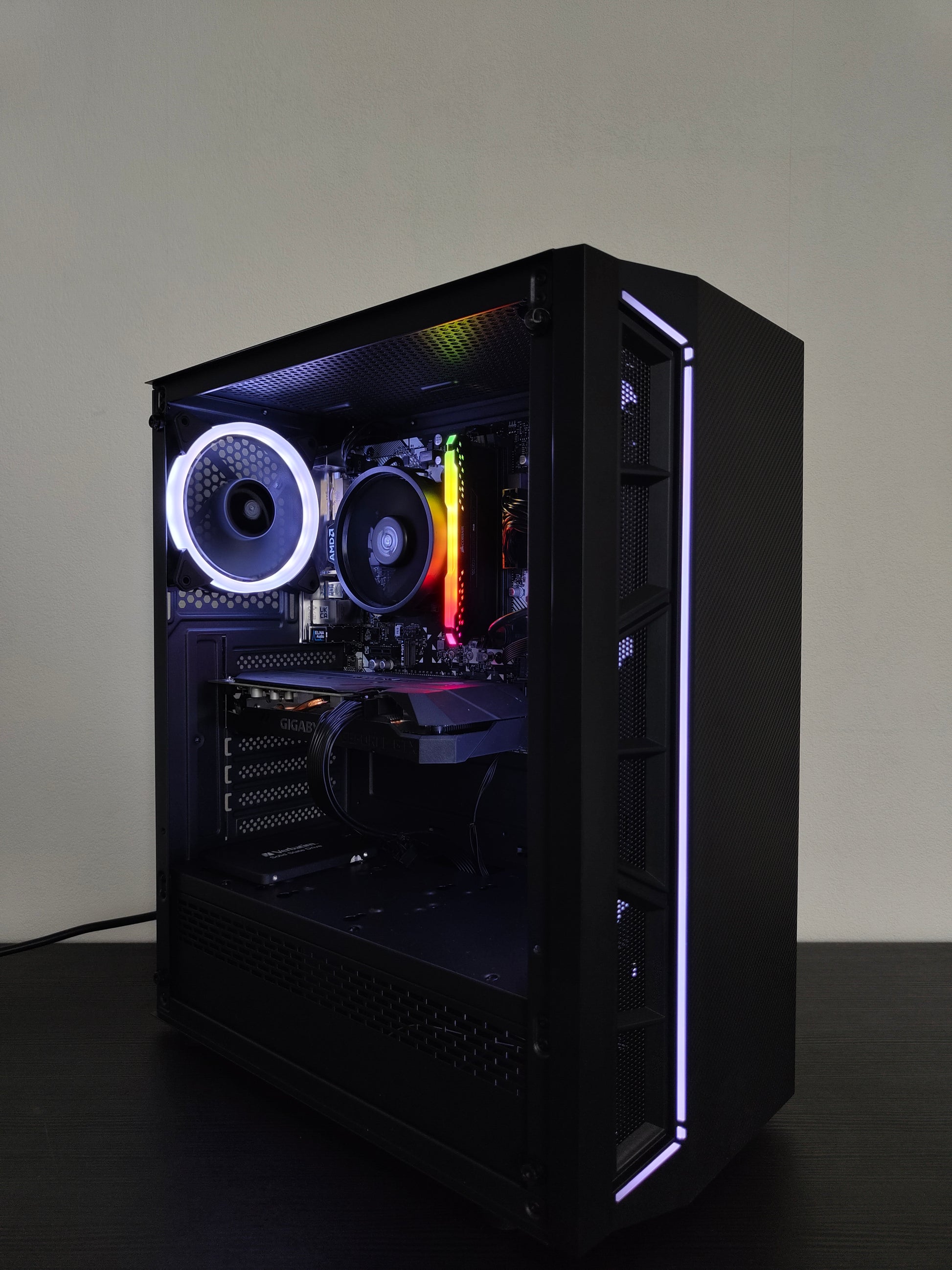 Gaming PC R5 | GTX 1660 SUPER 6GB | 16 GB DDR4 | SSD | WLAN | RGB | GARANTIE