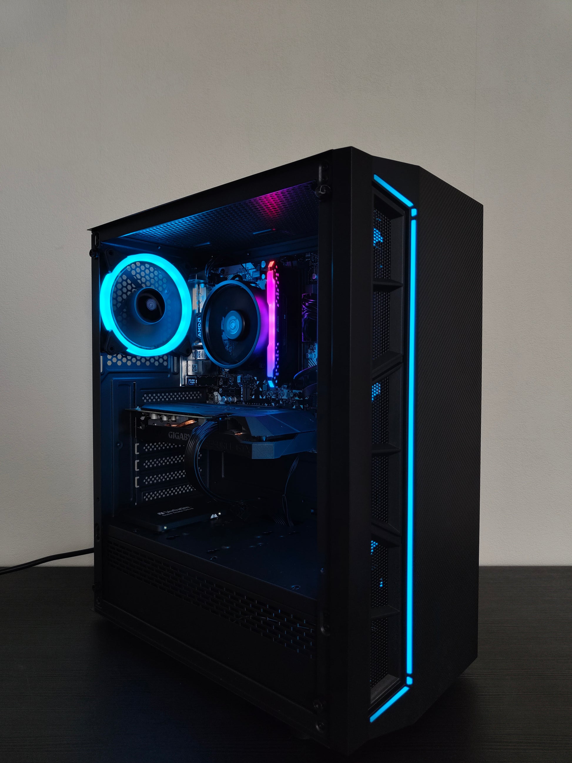Gaming PC R5 | GTX 1660 SUPER 6GB | 16 GB DDR4 | SSD | WLAN | RGB | GARANTIE