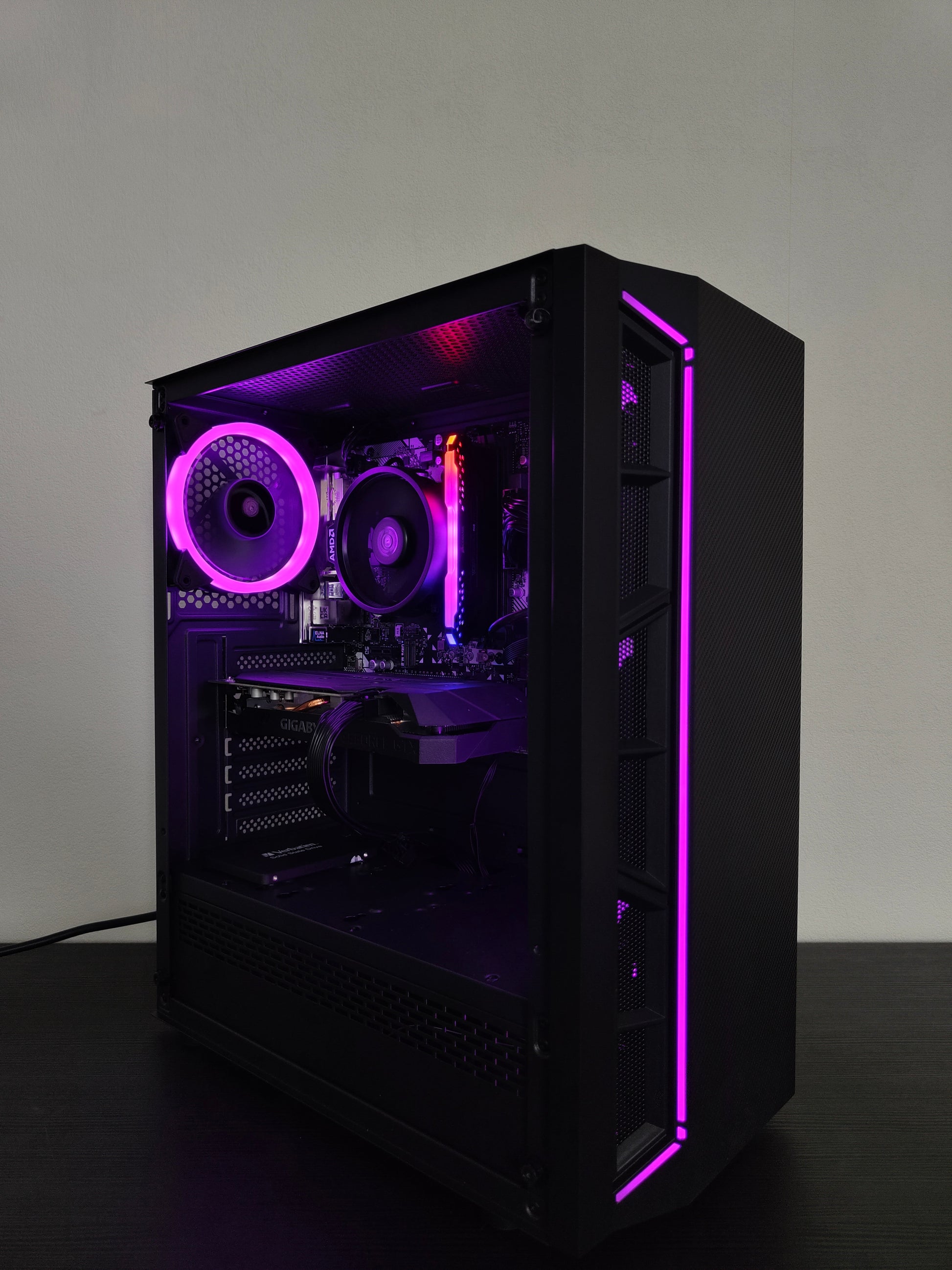 Gaming PC R5 | GTX 1660 SUPER 6GB | 16 GB DDR4 | SSD | WLAN | RGB | GARANTIE