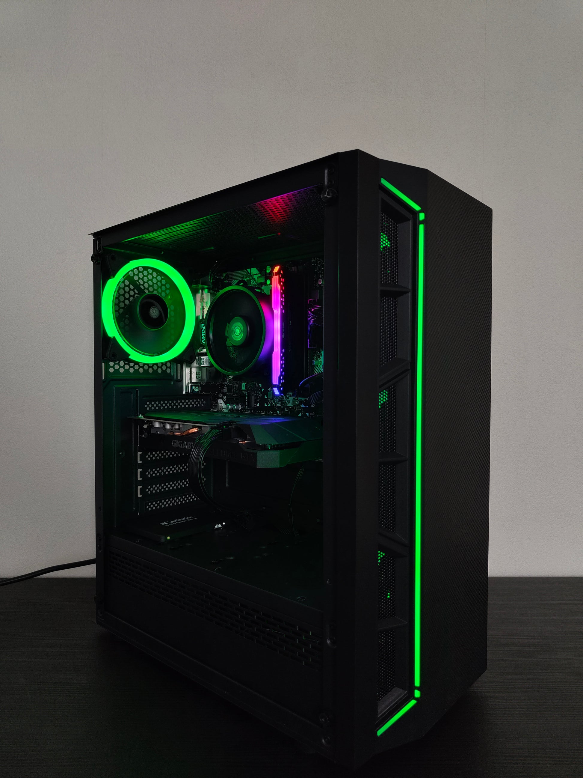 Gaming PC R5 | GTX 1660 SUPER 6GB | 16 GB DDR4 | SSD | WLAN | RGB | GARANTIE