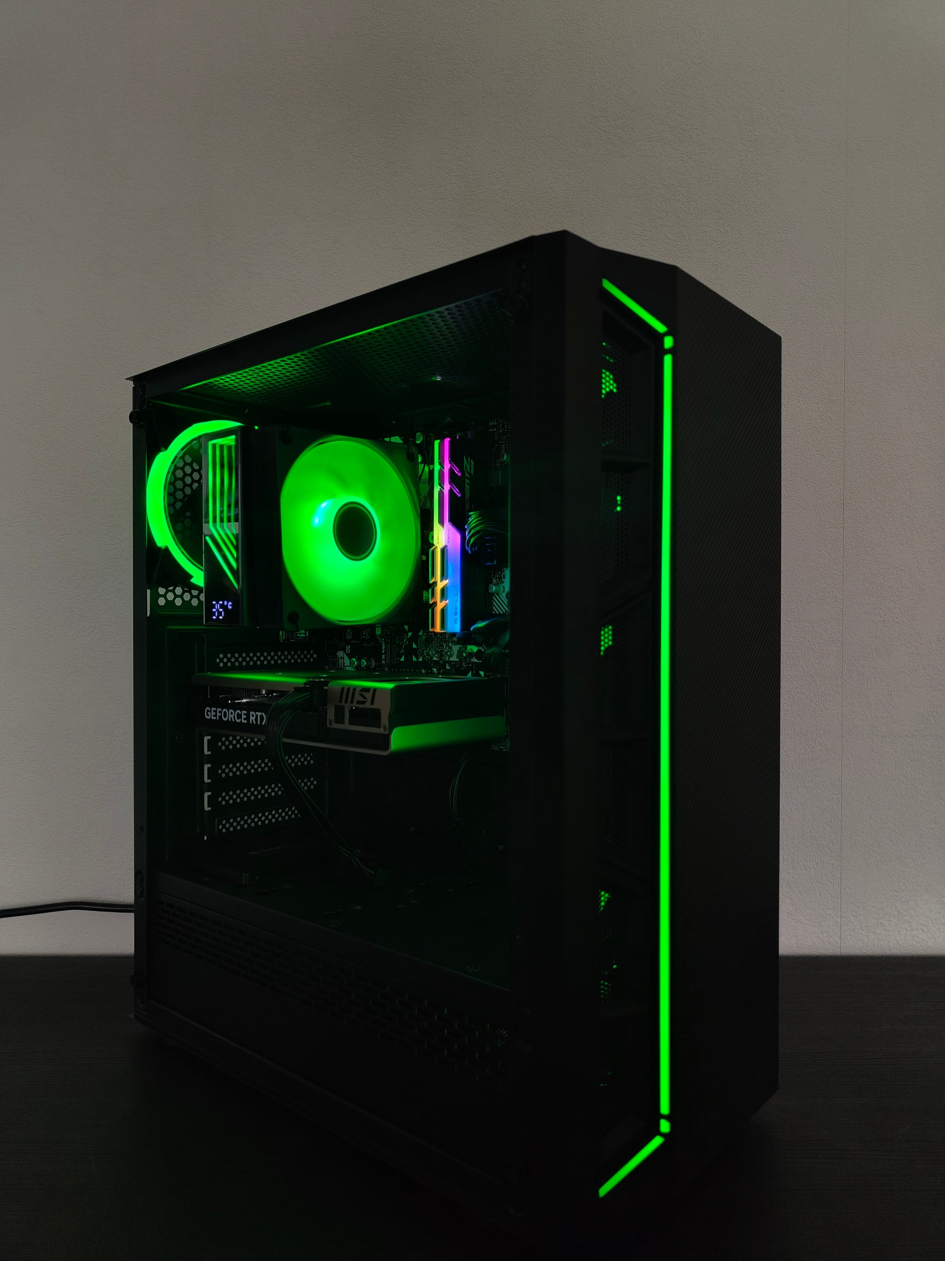 Premium Gaming PC R5 | RTX 5060 8GB | 16 GB DDR4 | SSD | WLAN | RGB | GARANTIE