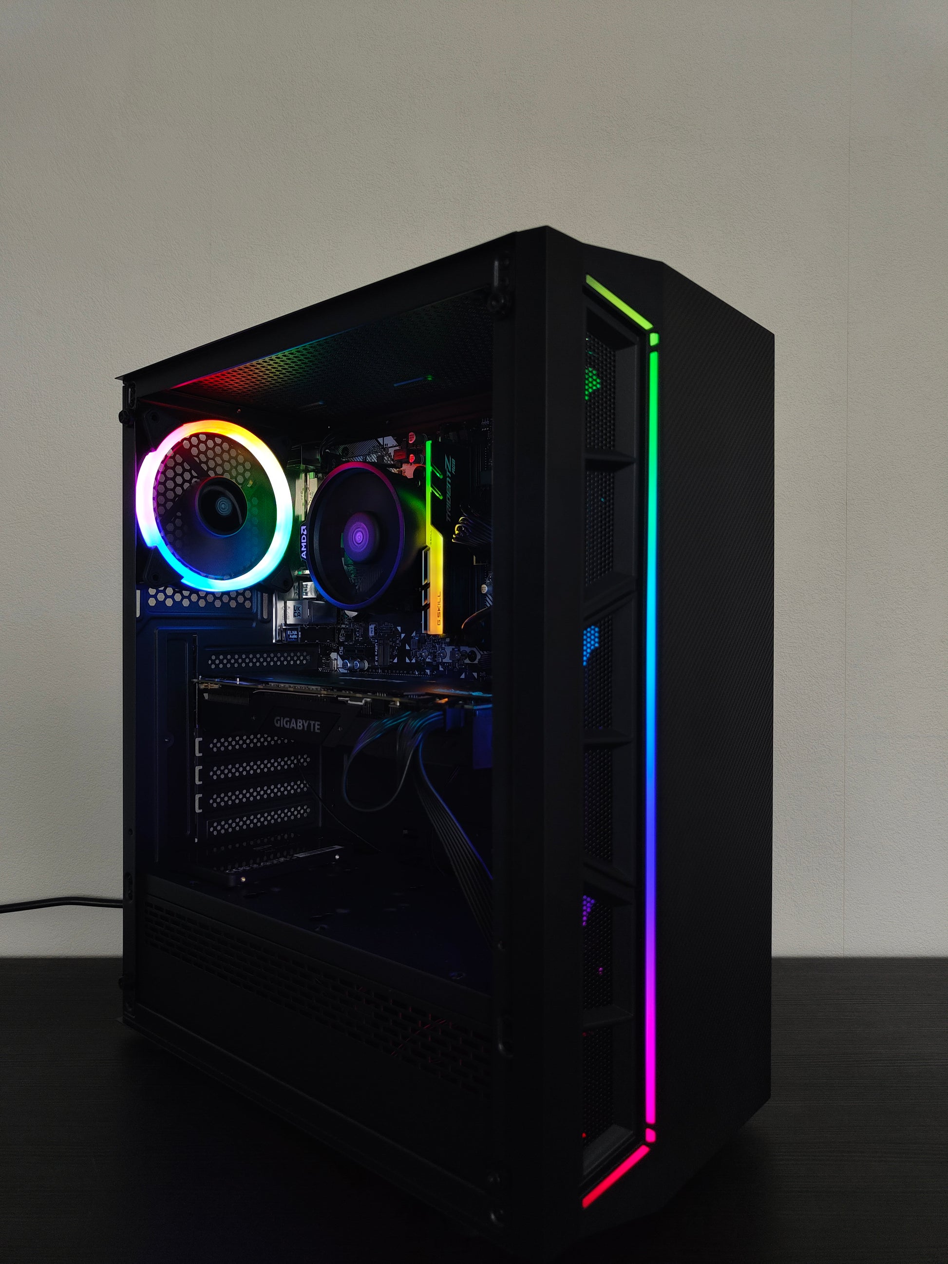 Gaming PC R5 | RTX 2070 8GB | 16 GB DDR4 | SSD | WLAN | RGB | GARANTIE