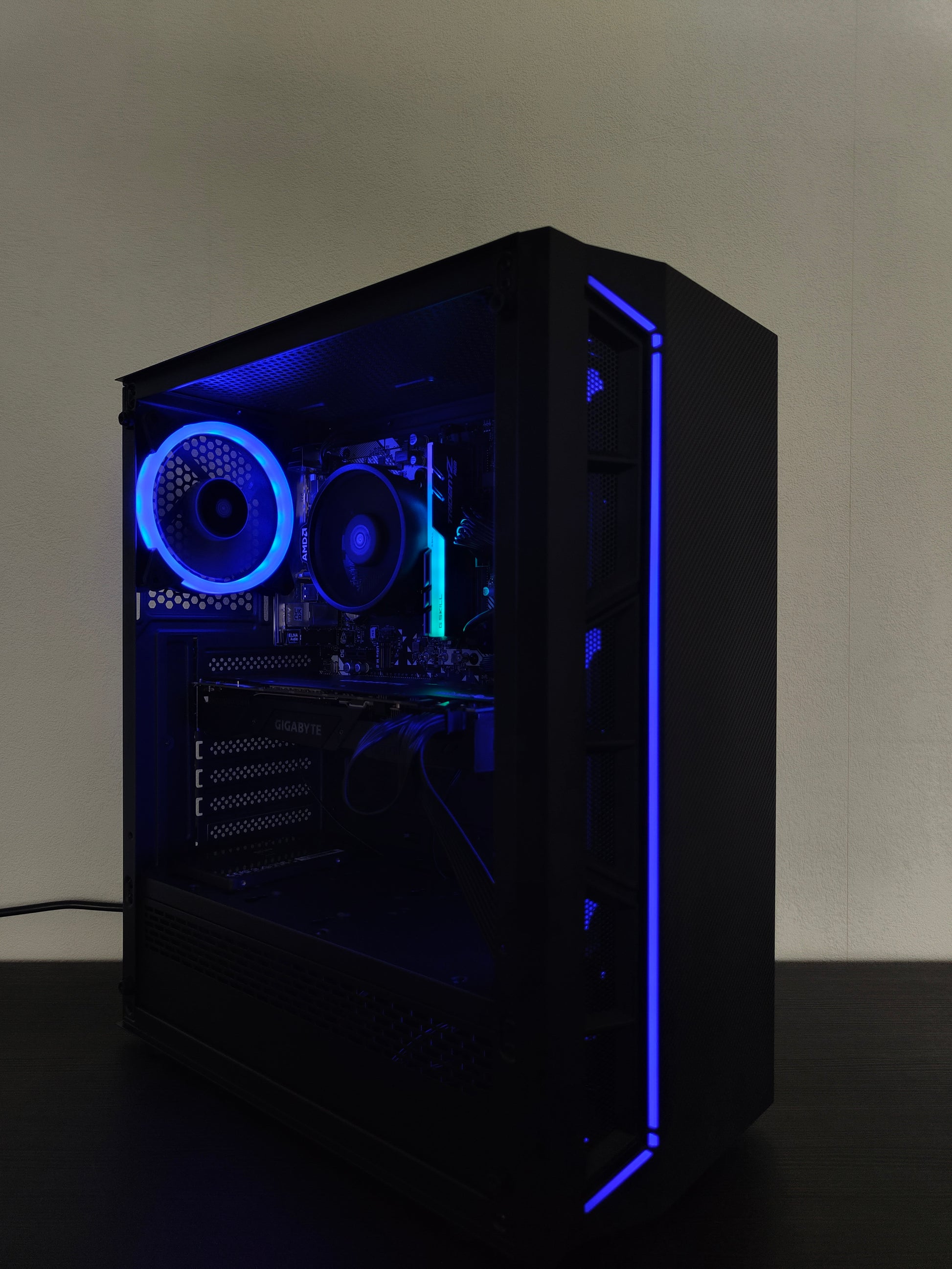 Gaming PC R5 | RTX 2070 8GB | 16 GB DDR4 | SSD | WLAN | RGB | GARANTIE