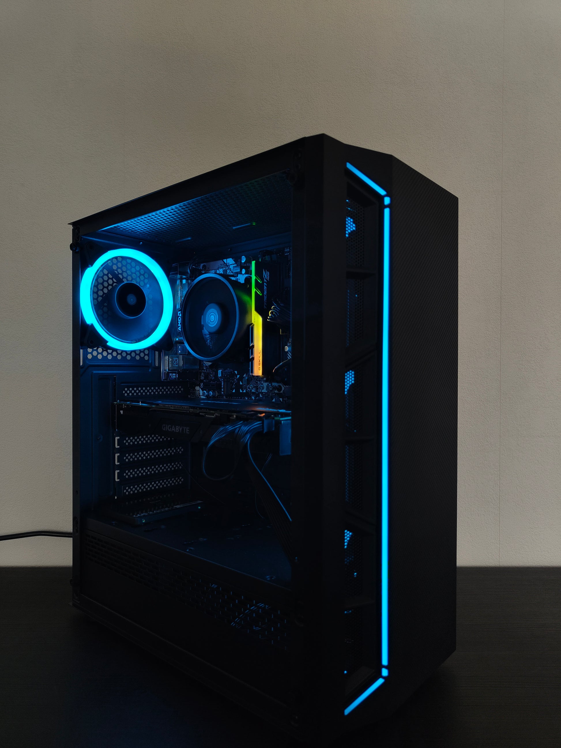 Gaming PC R5 | RTX 2070 8GB | 16 GB DDR4 | SSD | WLAN | RGB | GARANTIE
