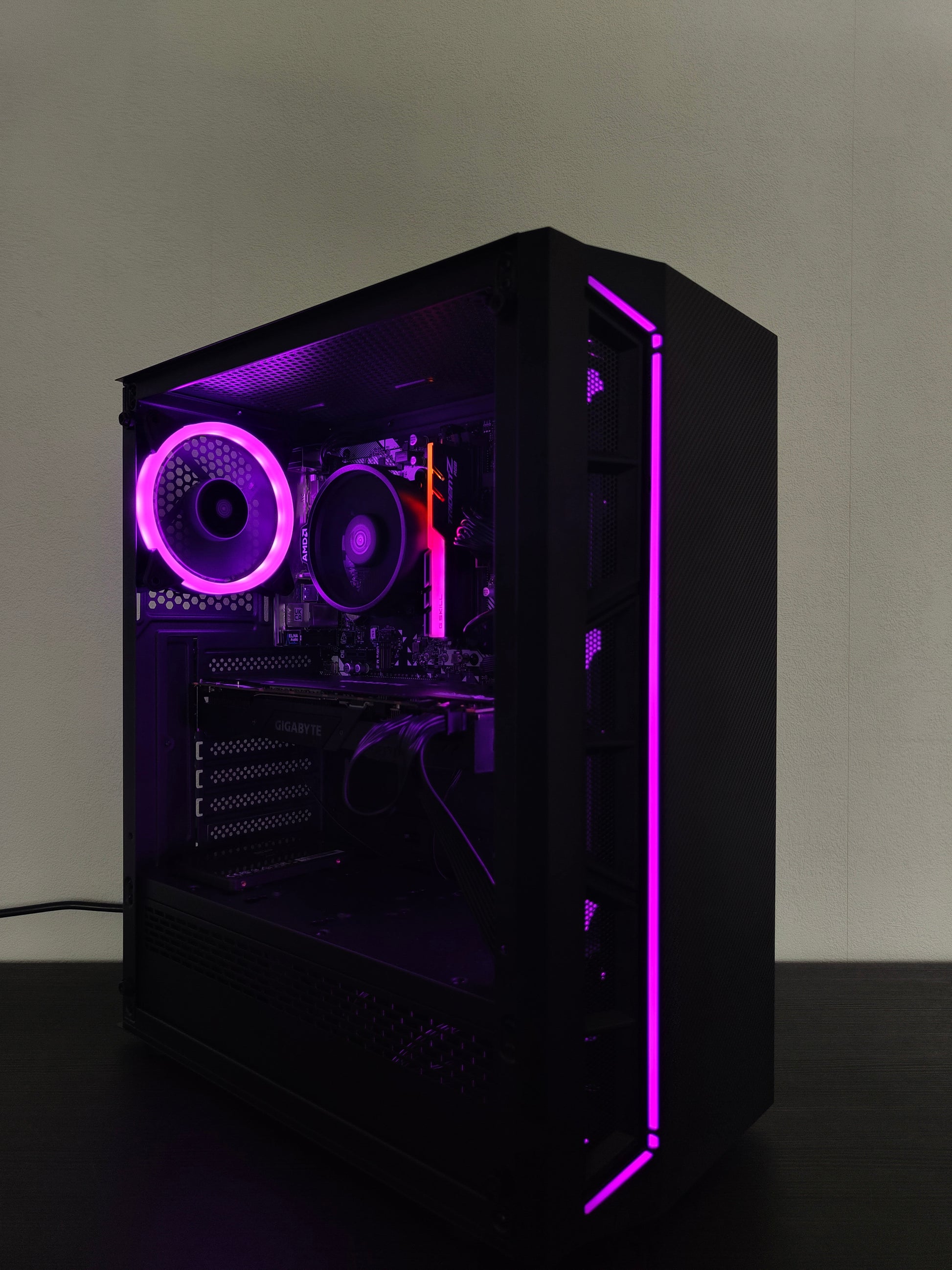 Gaming PC R5 | RTX 2070 8GB | 16 GB DDR4 | SSD | WLAN | RGB | GARANTIE