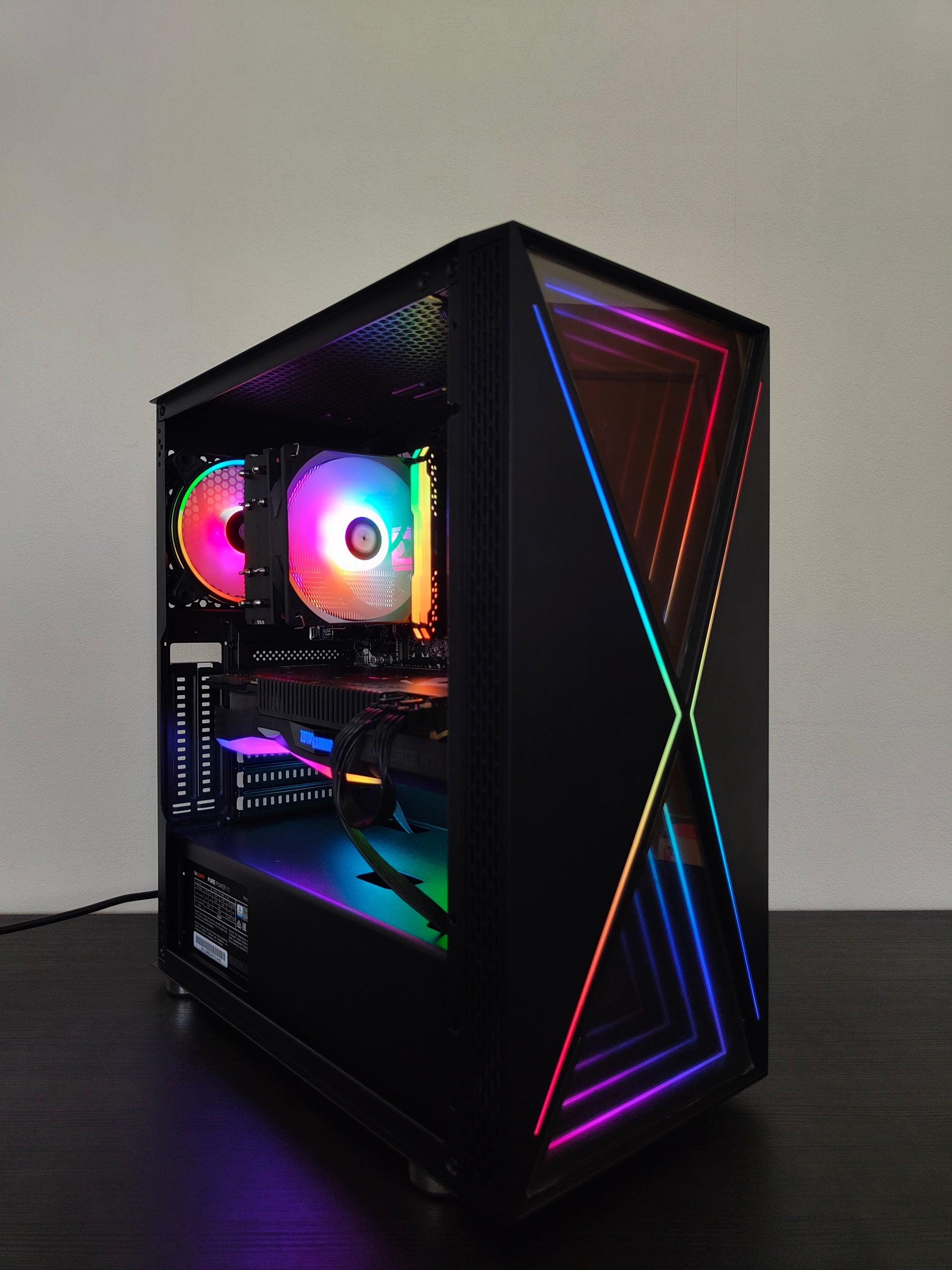Gaming PC R5 | RTX 2080TI 11GB | 16 GB DDR4 | SSD | WLAN | RGB