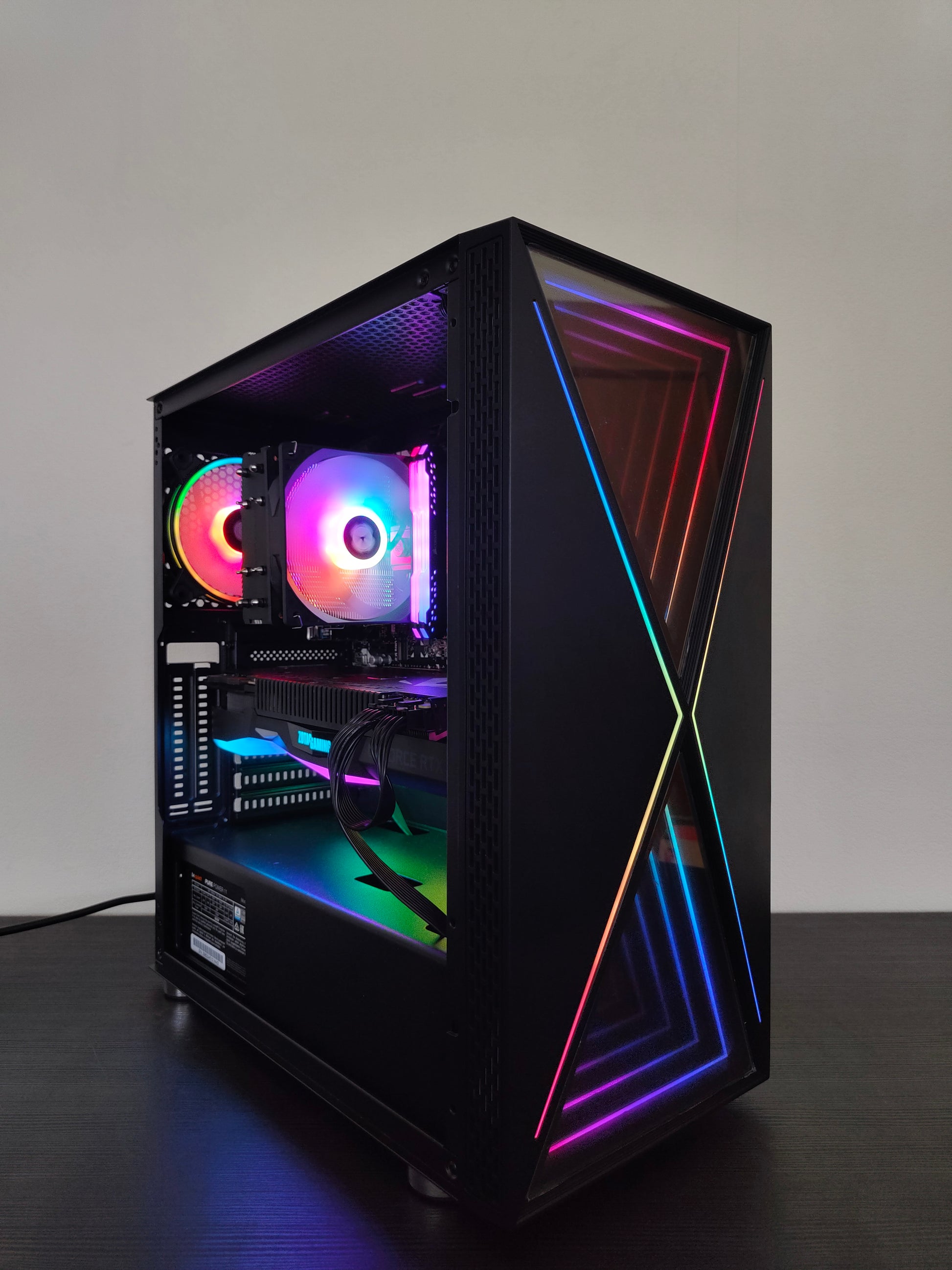 Gaming PC R5 | RTX 2080TI 11GB | 16 GB DDR4 | SSD | WLAN | RGB