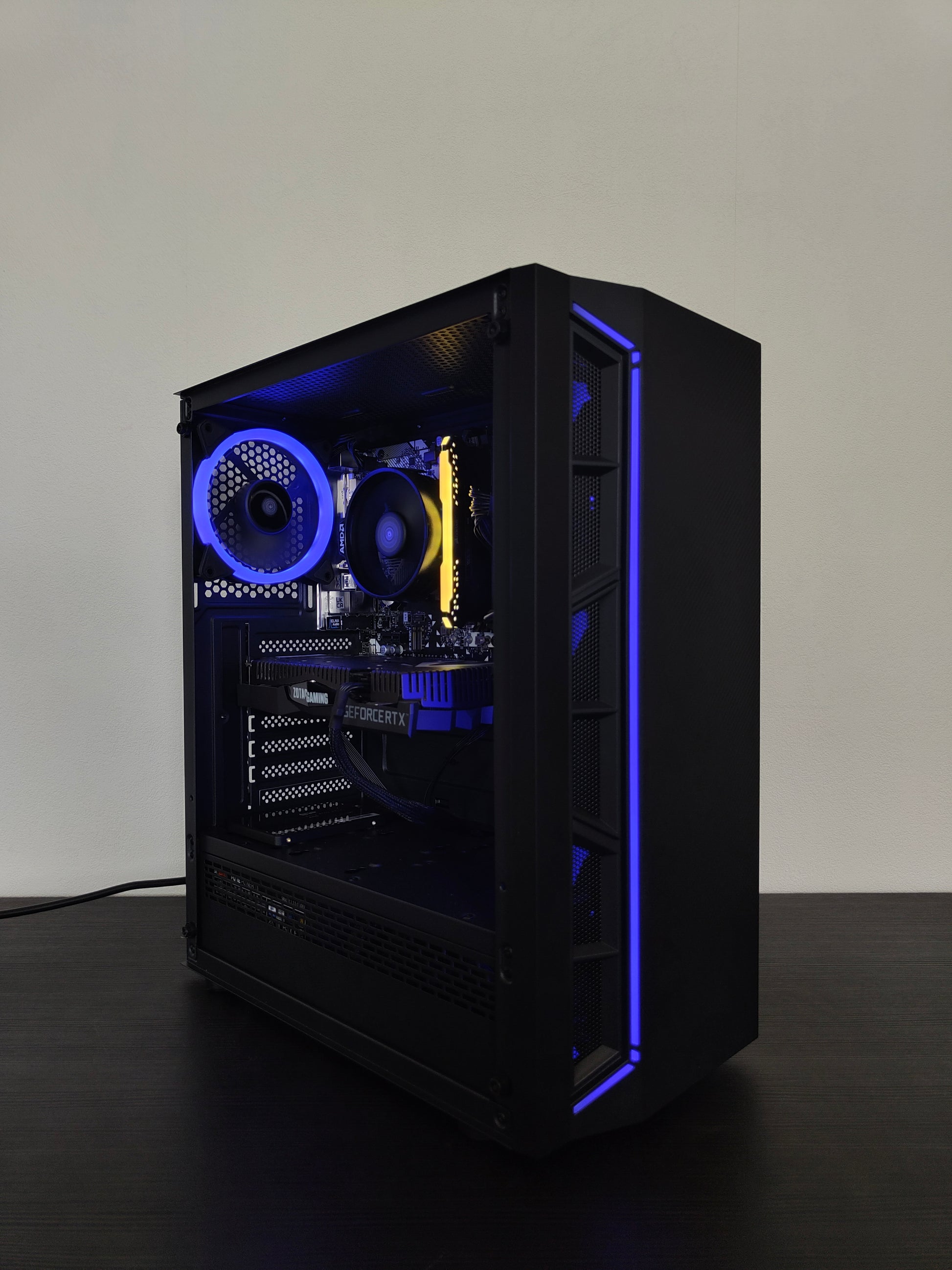 Gaming PC R5 | RTX 2060 6GB | 16 GB DDR4 | SSD | WLAN | RGB