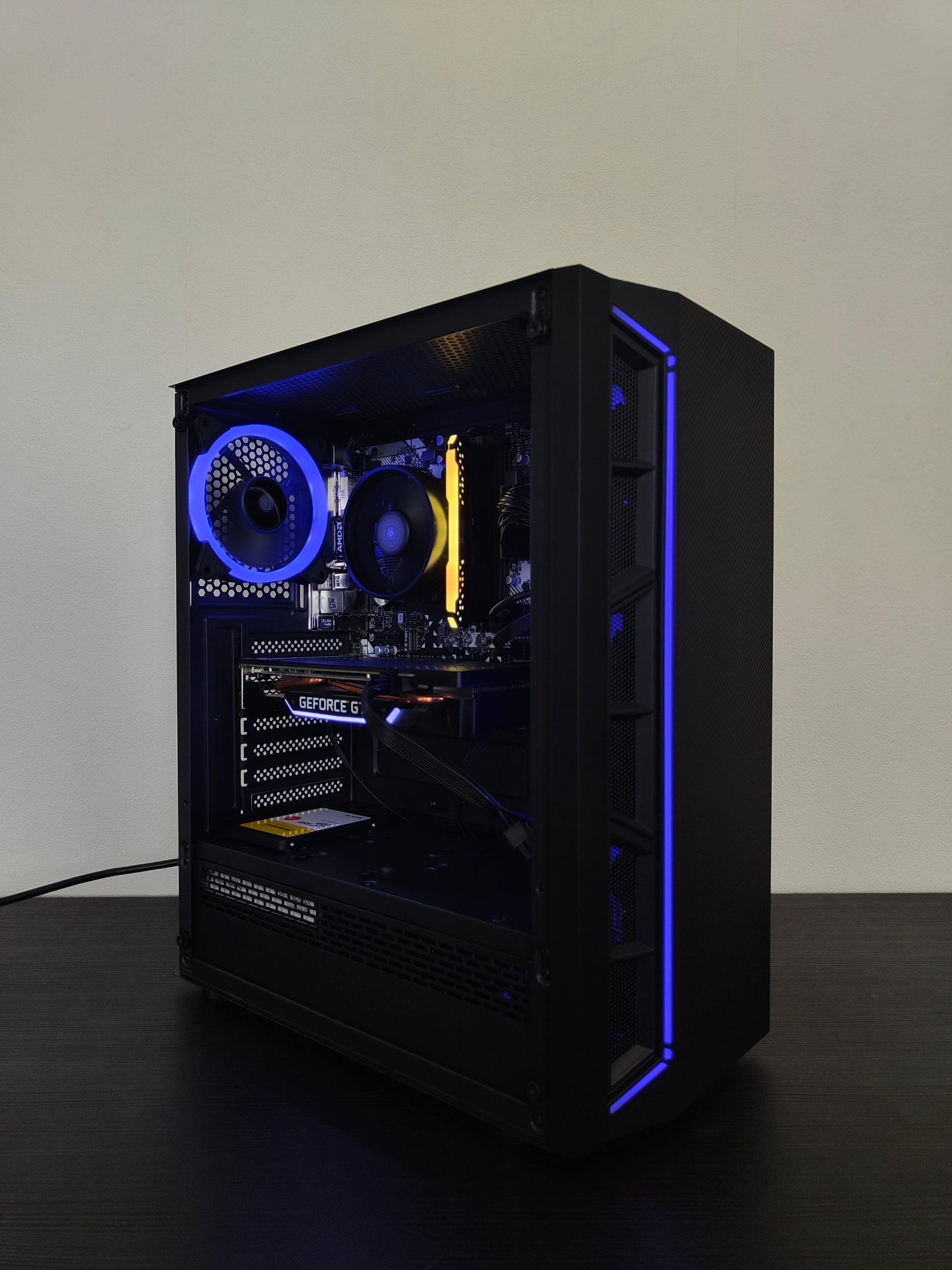 Gaming PC R5 | GTX 1660 SUPER 6GB | 16 GB DDR4 | SSD | WLAN | RGB