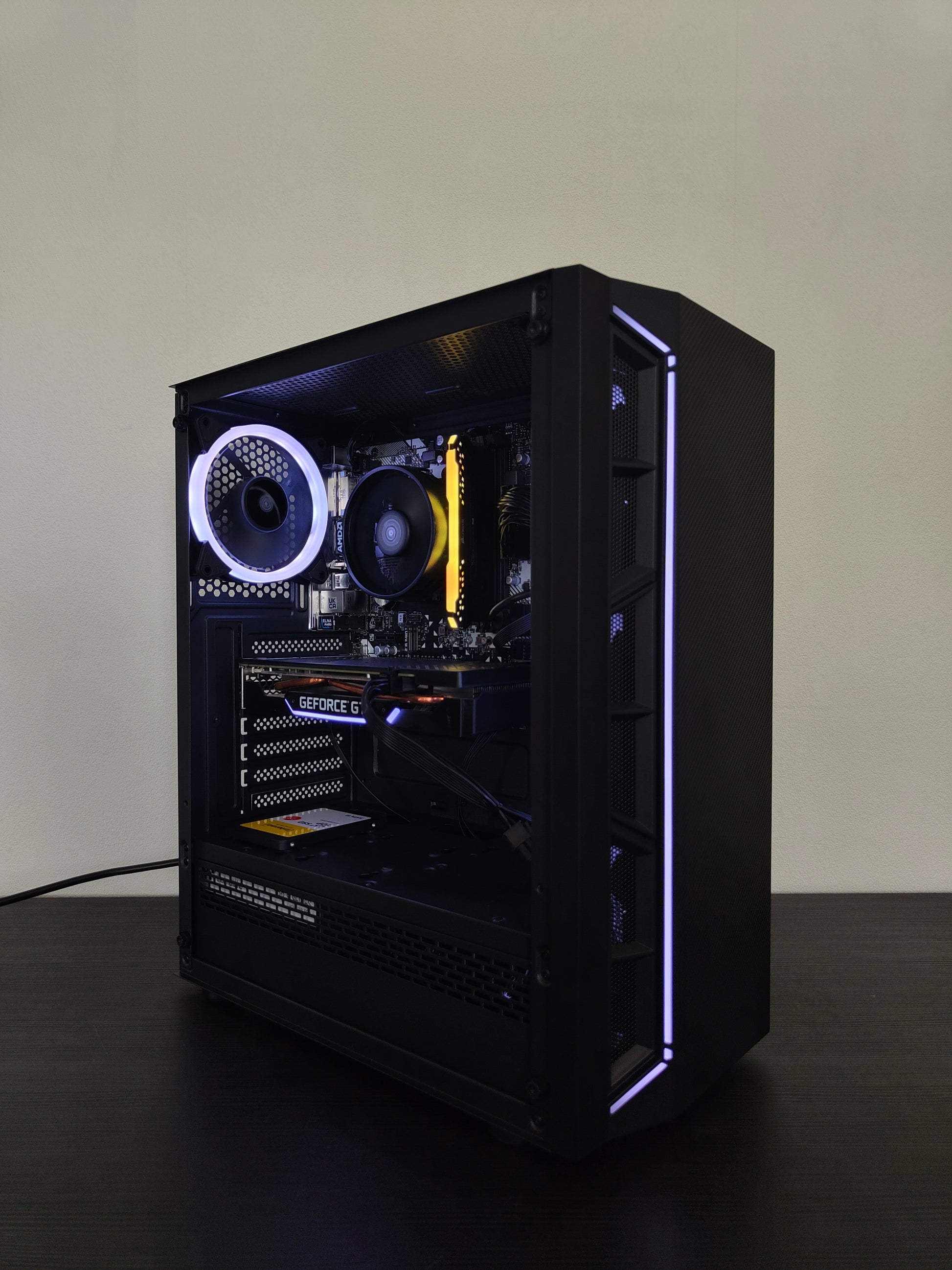 Gaming PC R5 | GTX 1660 SUPER 6GB | 16 GB DDR4 | SSD | WLAN | RGB