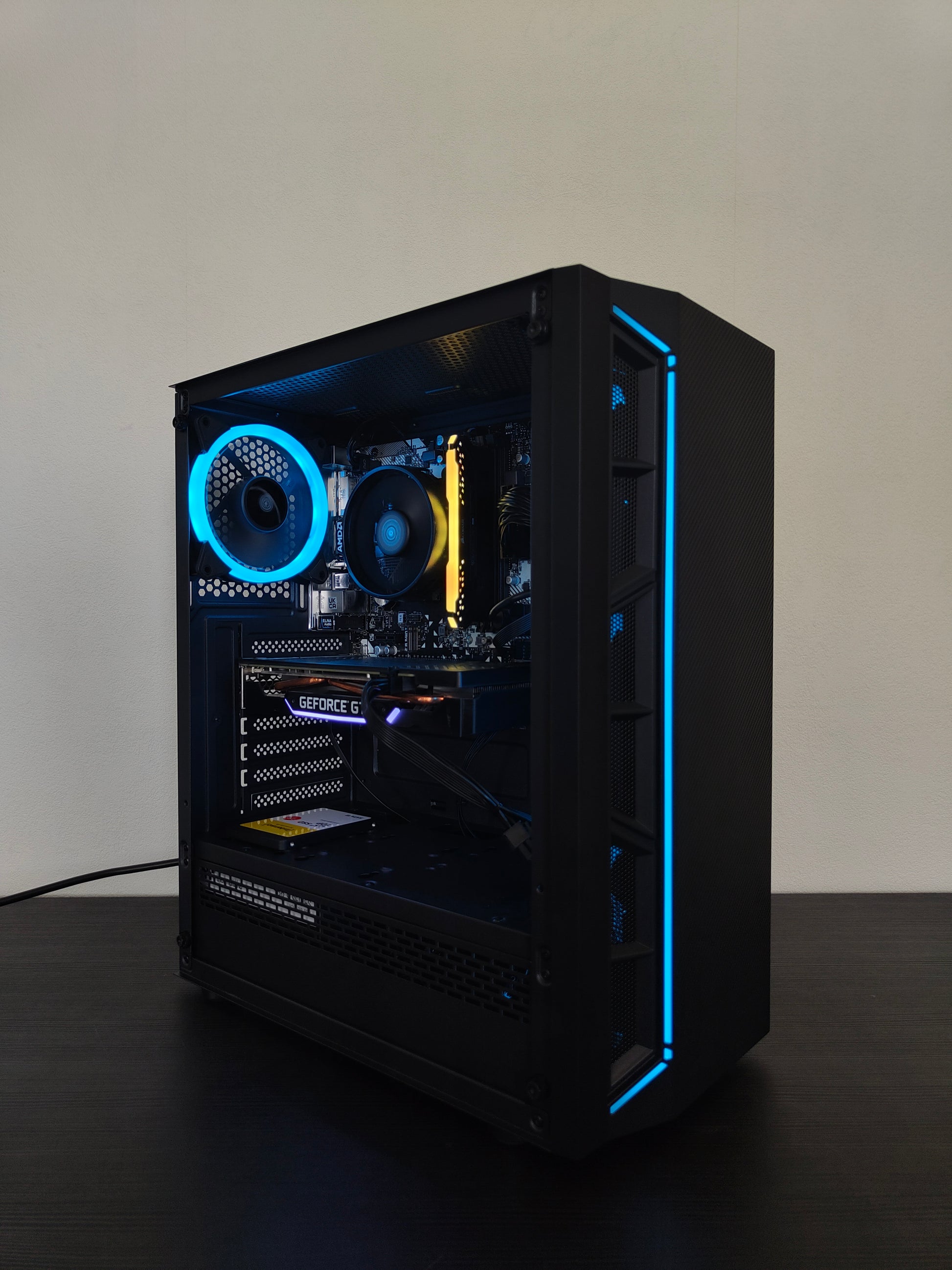 Gaming PC R5 | GTX 1660 SUPER 6GB | 16 GB DDR4 | SSD | WLAN | RGB