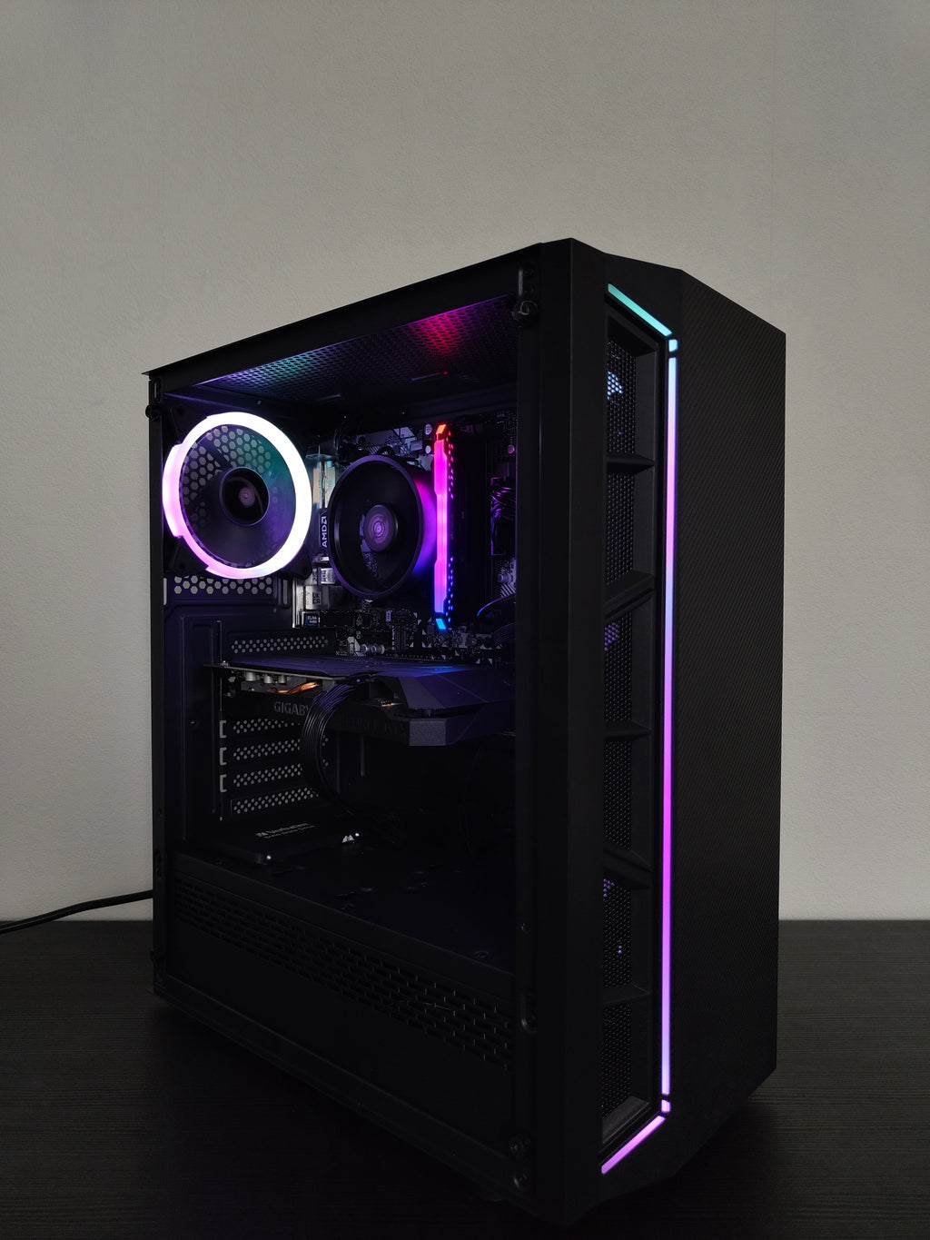 Gaming PC R5 | GTX 1660 SUPER 6GB | 16 GB DDR4 | SSD | WLAN | RGB | GARANTIE