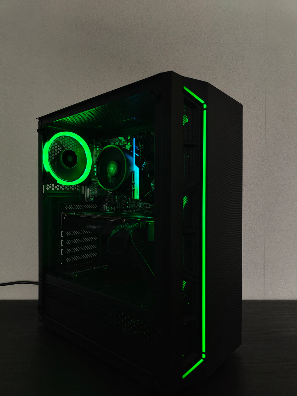 Gaming PC R5 | RTX 2070 8GB | 16 GB DDR4 | SSD | WLAN | RGB | GARANTIE