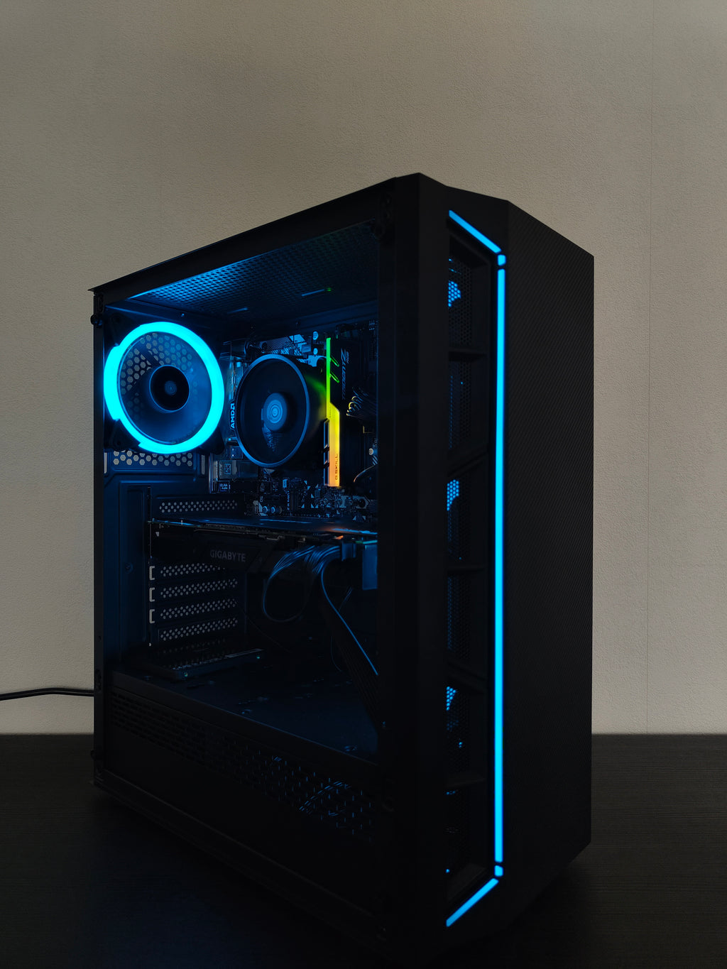 Gaming PC R5 | RTX 2070 8GB | 16 GB DDR4 | SSD | WLAN | RGB | GARANTIE
