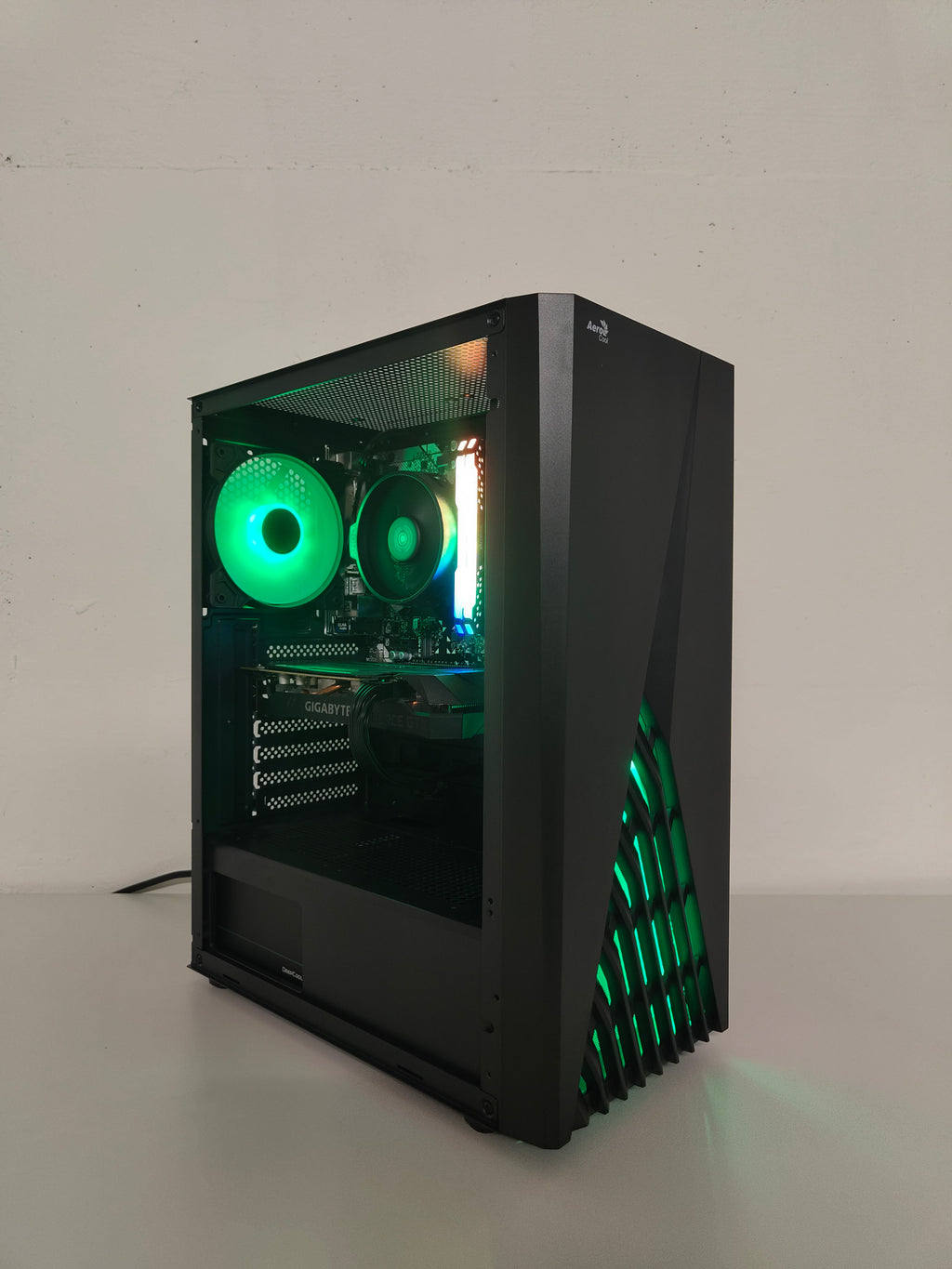 Gaming PC R5 | GTX 1660S 6GB | 16 GB DDR4 | SSD | WLAN | RGB | GARANTIE