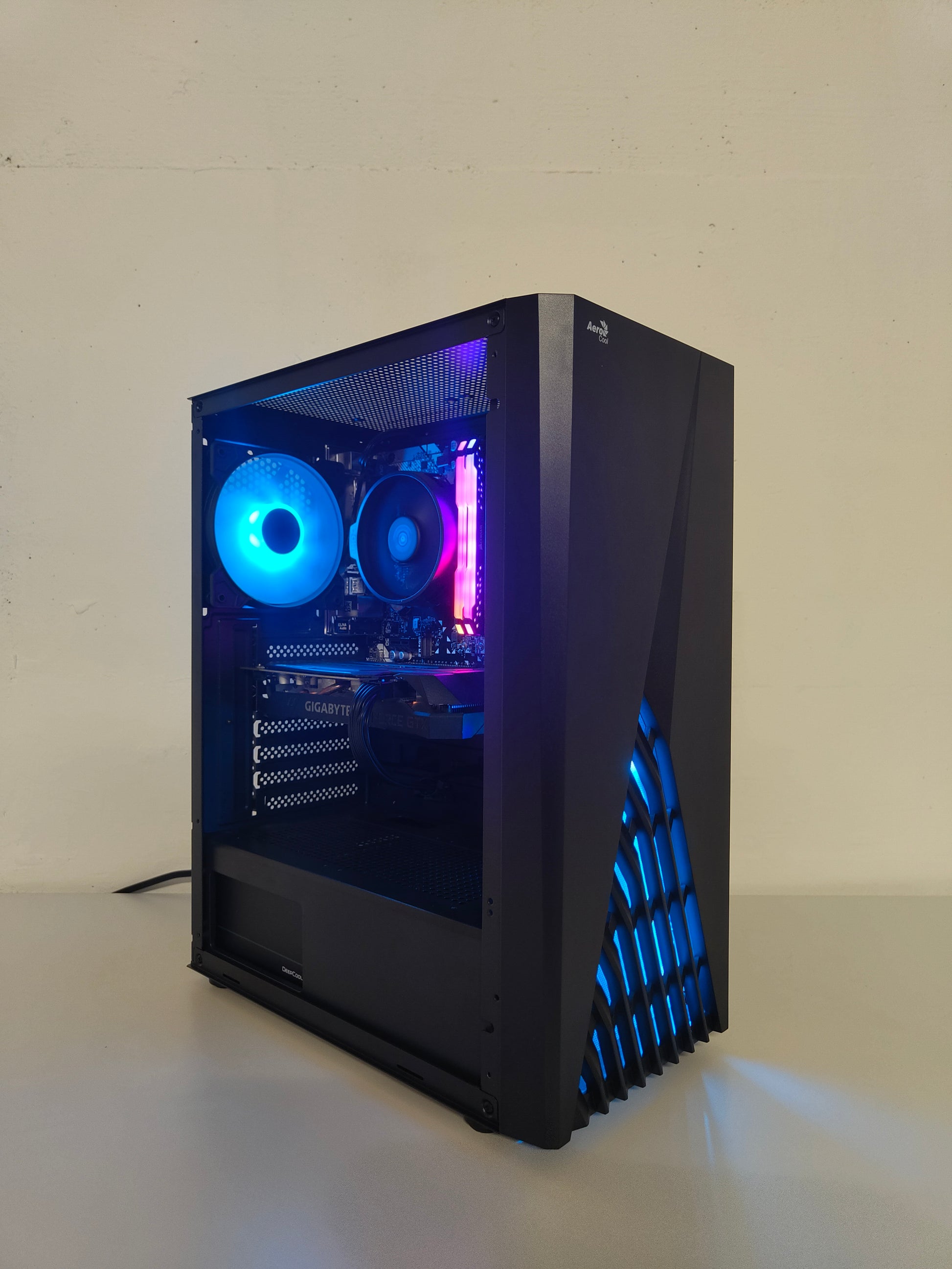 Gaming PC R5 | GTX 1660S 6GB | 16 GB DDR4 | SSD | WLAN | RGB | GARANTIE