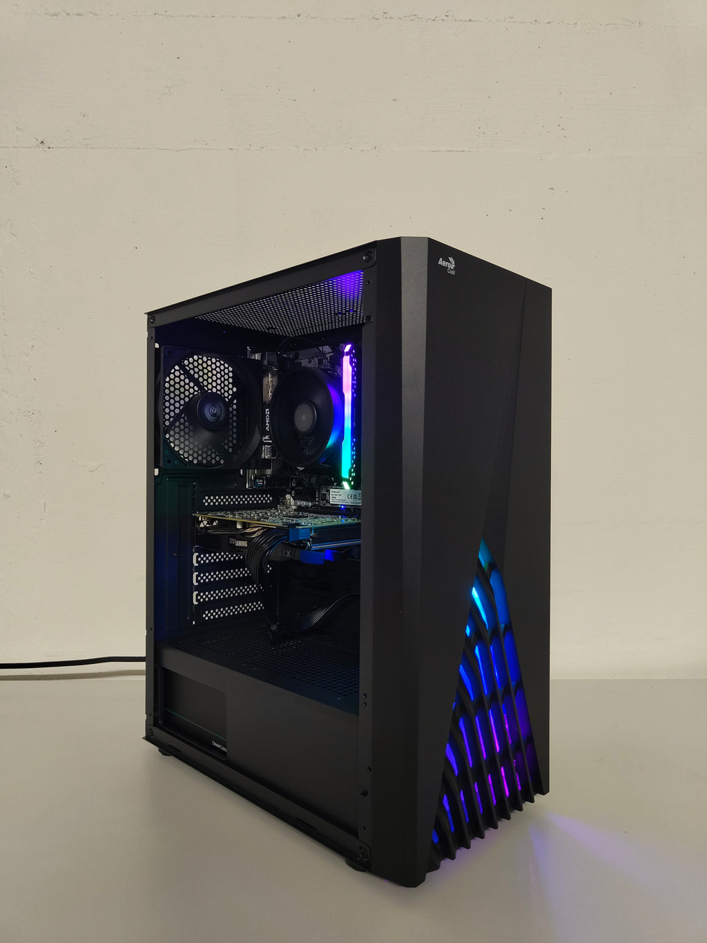 Gaming PC R5 | GTX 1660S 6GB | 16 GB DDR4 | SSD | WLAN | RGB | GARANTIE