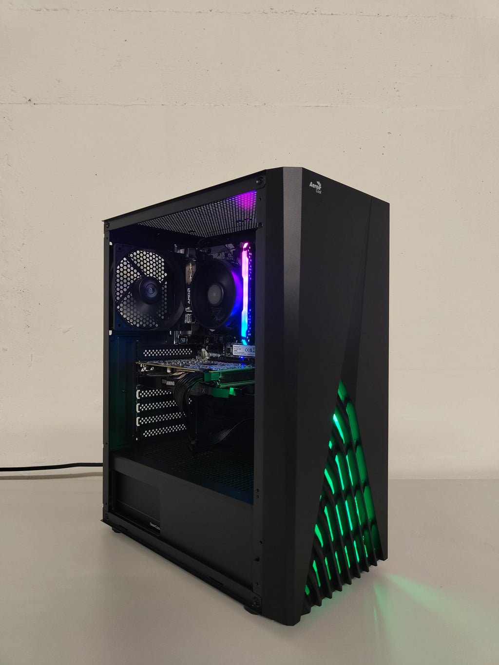 Gaming PC R5 | GTX 1660S 6GB | 16 GB DDR4 | SSD | WLAN | RGB | GARANTIE