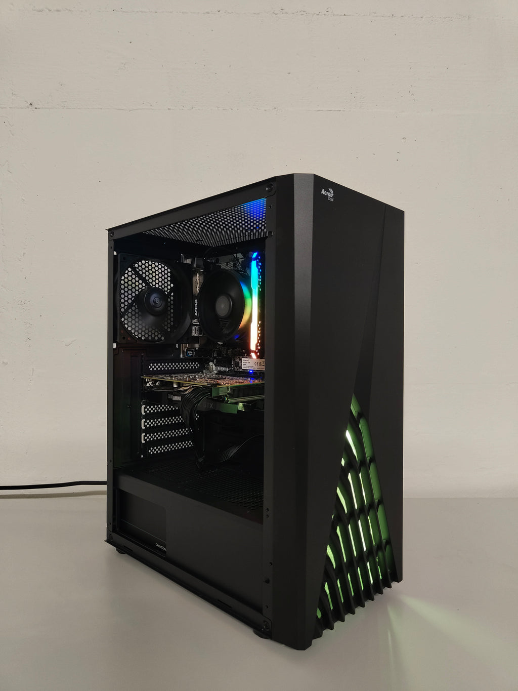 Gaming PC R5 | GTX 1660S 6GB | 16 GB DDR4 | SSD | WLAN | RGB | GARANTIE