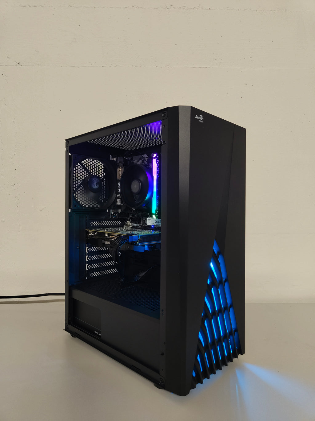 Gaming PC R5 | GTX 1660S 6GB | 16 GB DDR4 | SSD | WLAN | RGB | GARANTIE