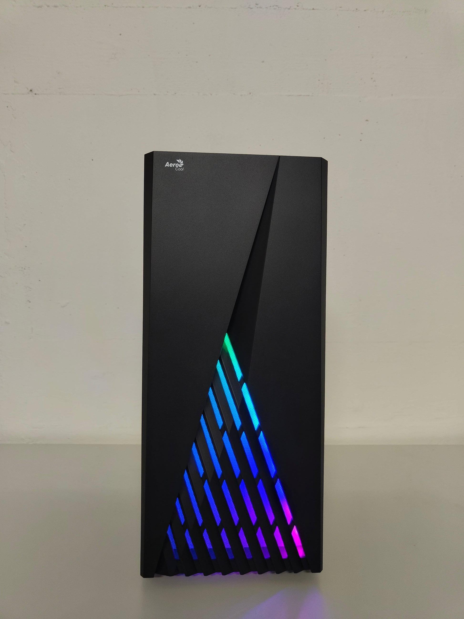 Gaming PC R5 | GTX 1660S 6GB | 16 GB DDR4 | SSD | WLAN | RGB | GARANTIE