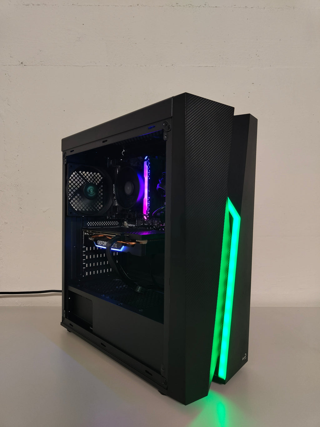 Gaming PC R5 | GTX 1660S 6GB | 16 GB DDR4 | SSD | WLAN | RGB | GARANTIE