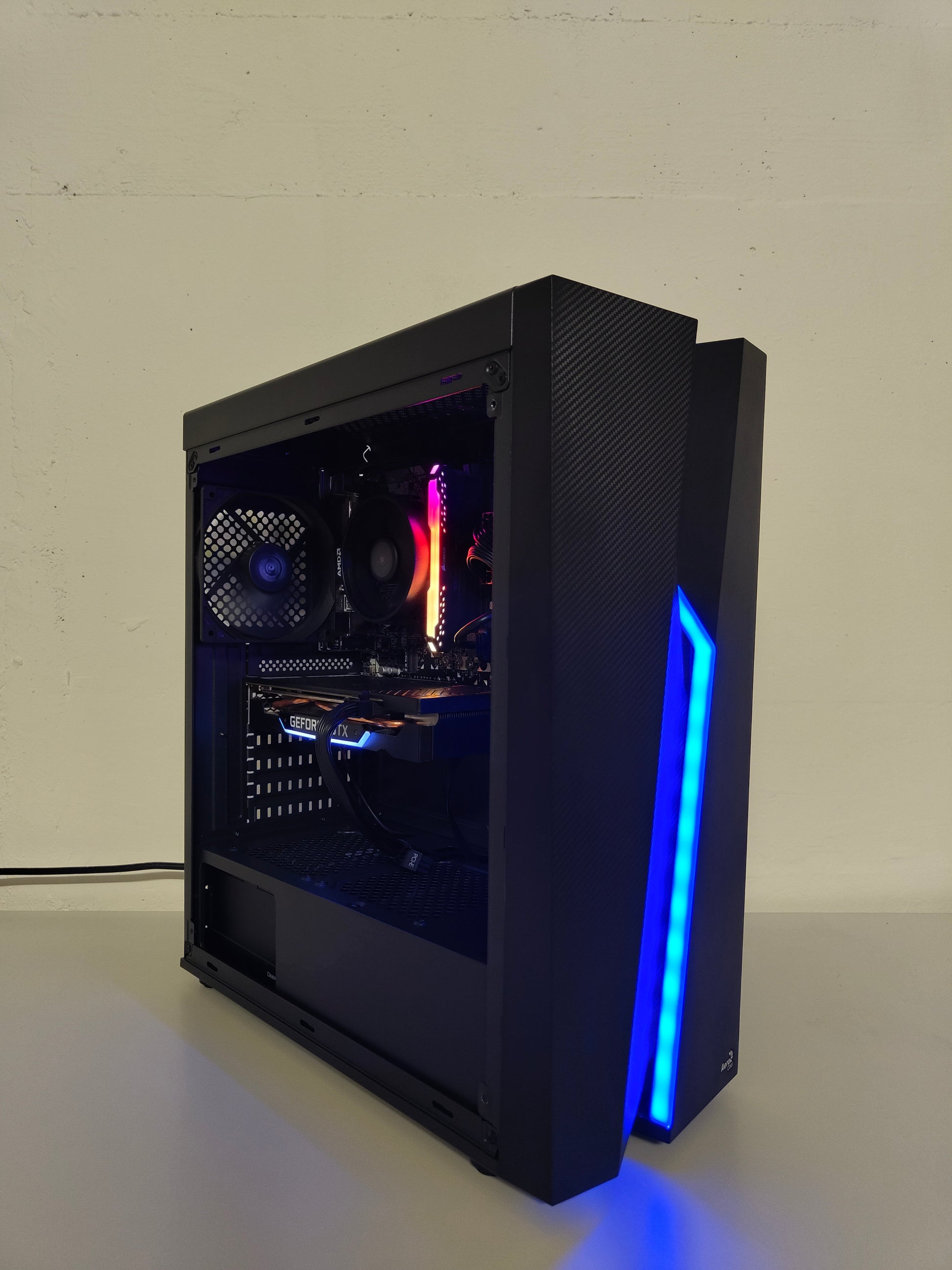 Gaming PC R5 | GTX 1660S 6GB | 16 GB DDR4 | SSD | WLAN | RGB | GARANTIE