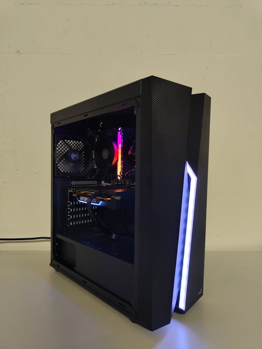 Gaming PC R5 | GTX 1660S 6GB | 16 GB DDR4 | SSD | WLAN | RGB | GARANTIE