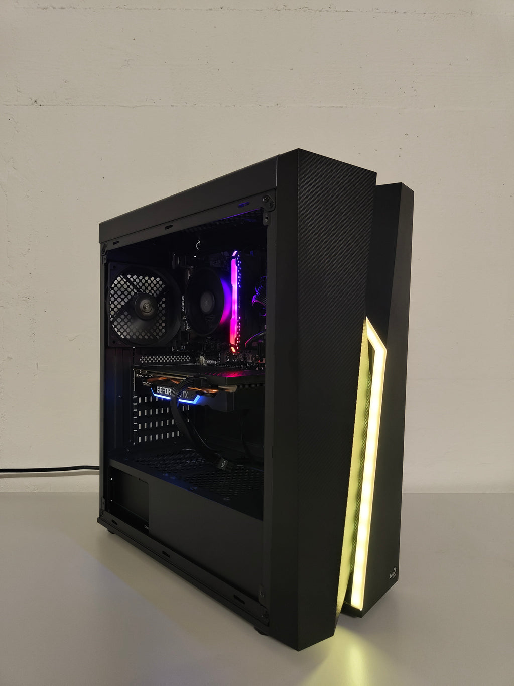Gaming PC R5 | GTX 1660S 6GB | 16 GB DDR4 | SSD | WLAN | RGB | GARANTIE