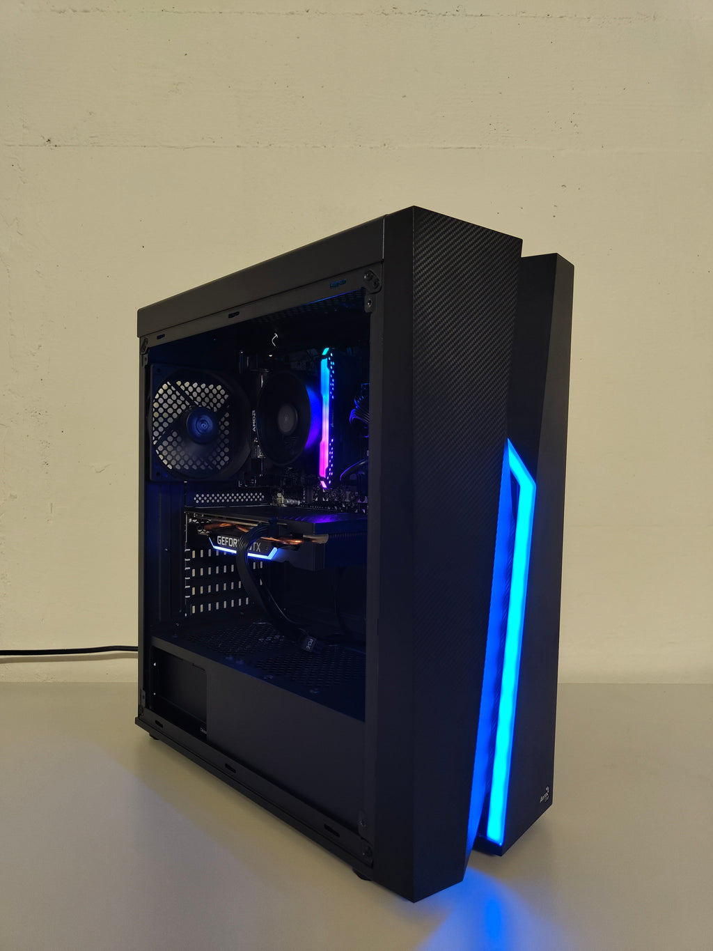 Gaming PC R5 | GTX 1660S 6GB | 16 GB DDR4 | SSD | WLAN | RGB | GARANTIE