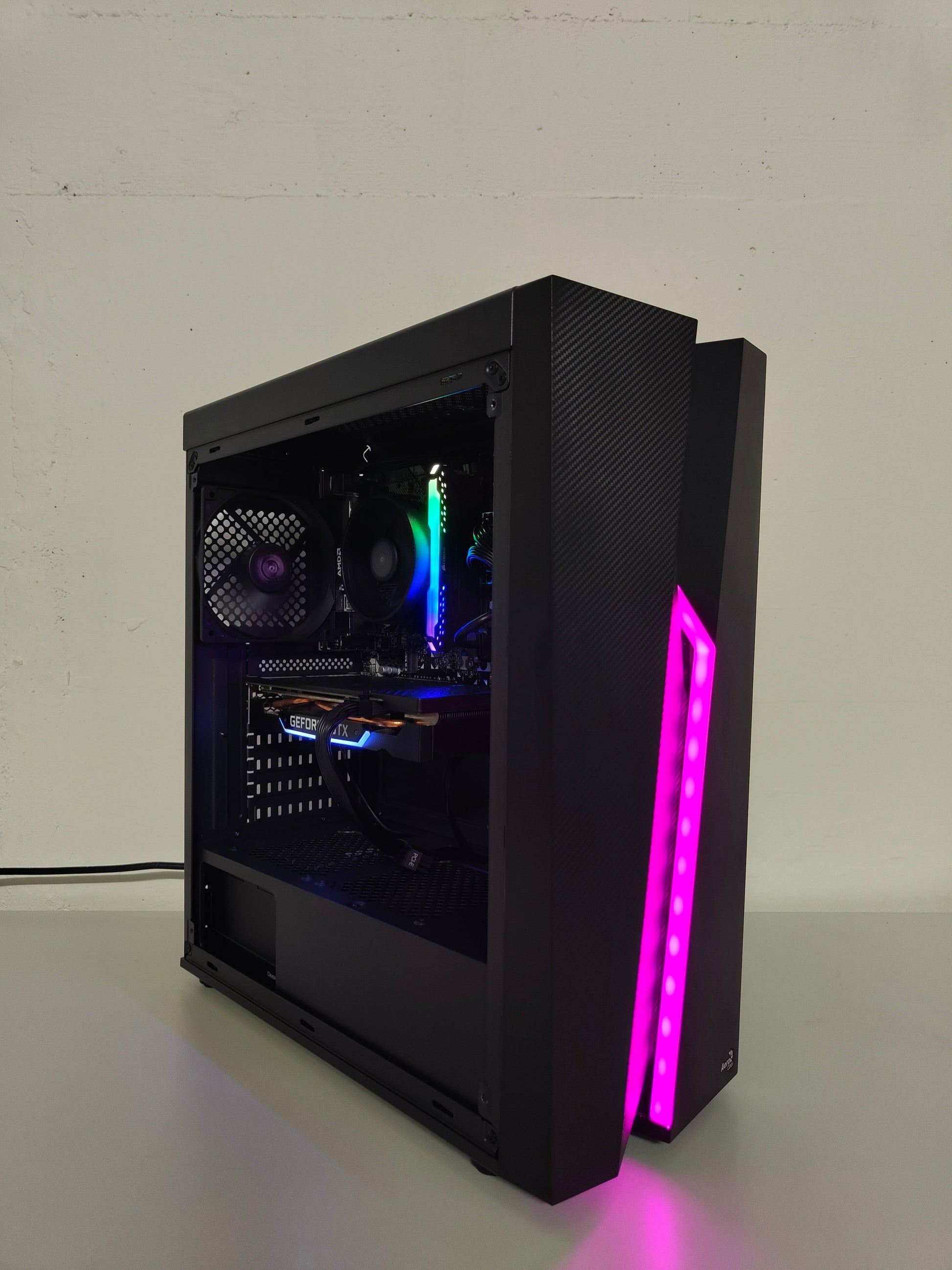 Gaming PC R5 | GTX 1660S 6GB | 16 GB DDR4 | SSD | WLAN | RGB | GARANTIE