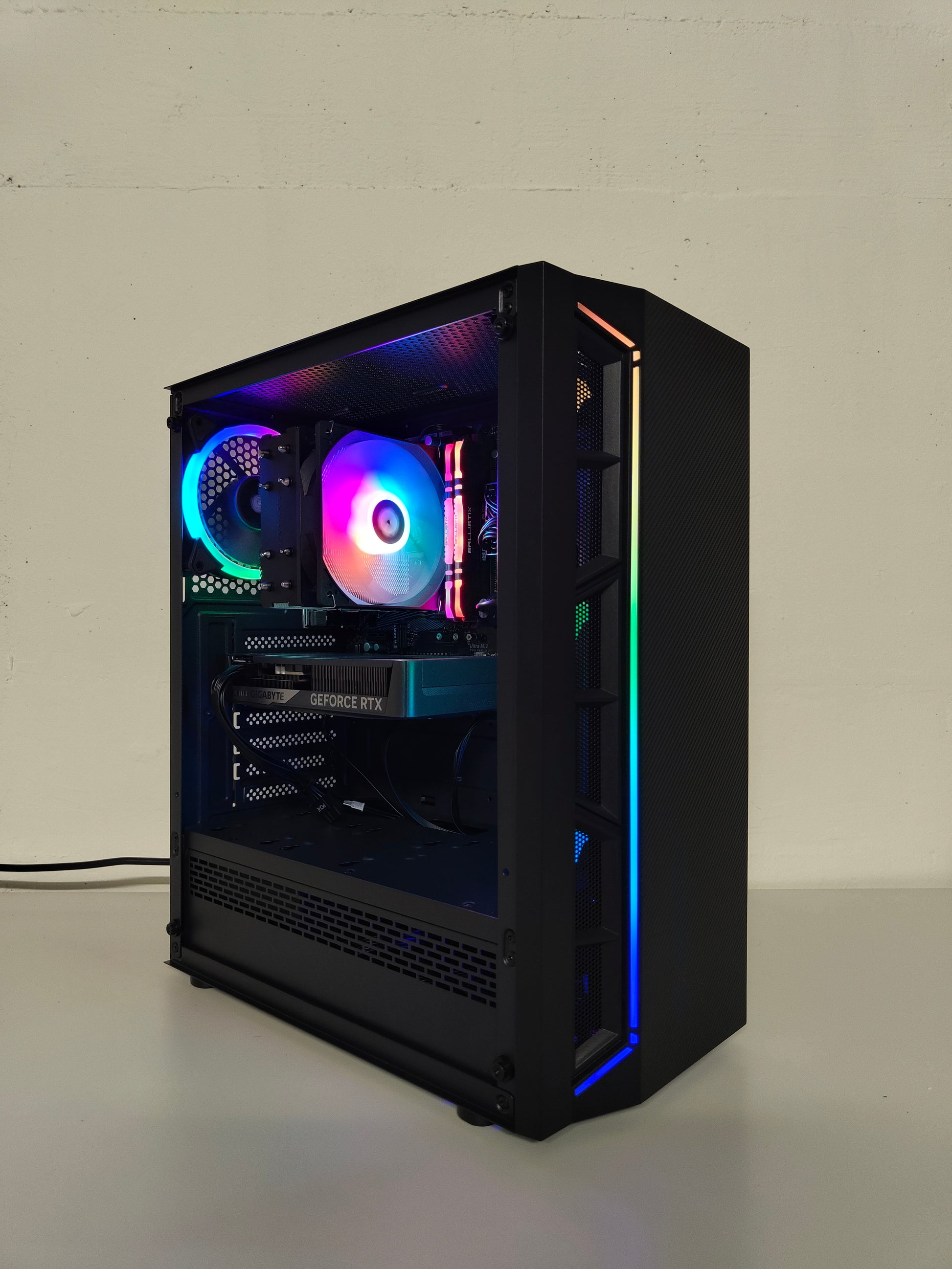 Gaming PC R5 | RTX 5060 8GB | 16 GB DDR4 | SSD | WLAN | RGB | GARANTIE