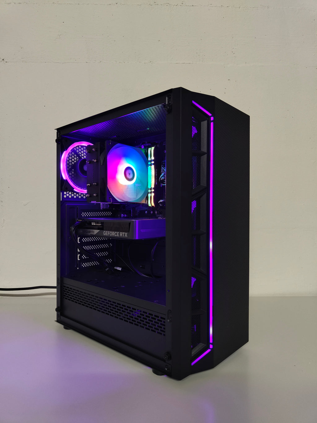 Gaming PC R5 | RTX 5060 8GB | 16 GB DDR4 | SSD | WLAN | RGB | GARANTIE