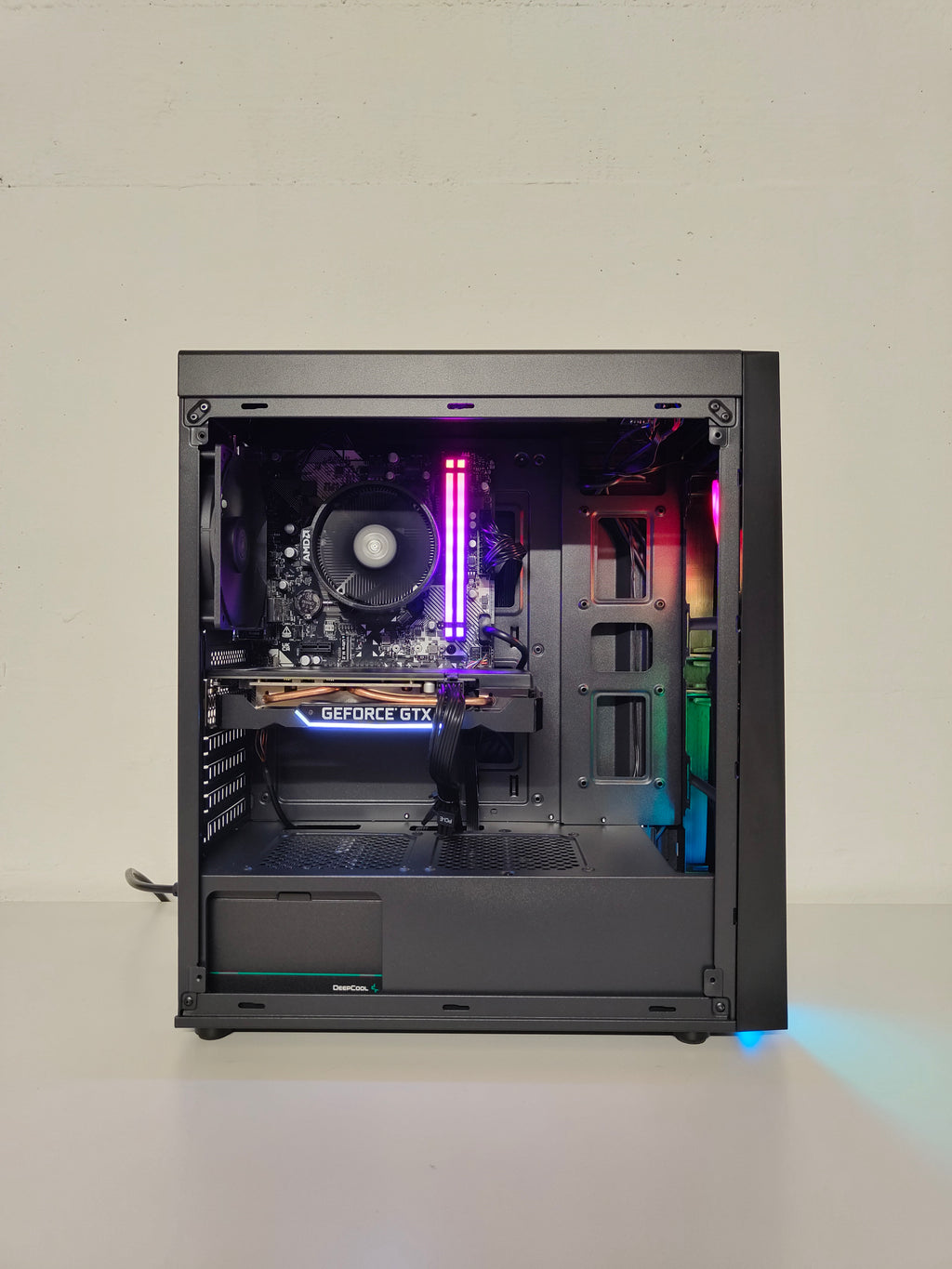 Gaming PC R5 | GTX 1660S 6GB | 16 GB DDR4 | SSD | WLAN | RGB | GARANTIE