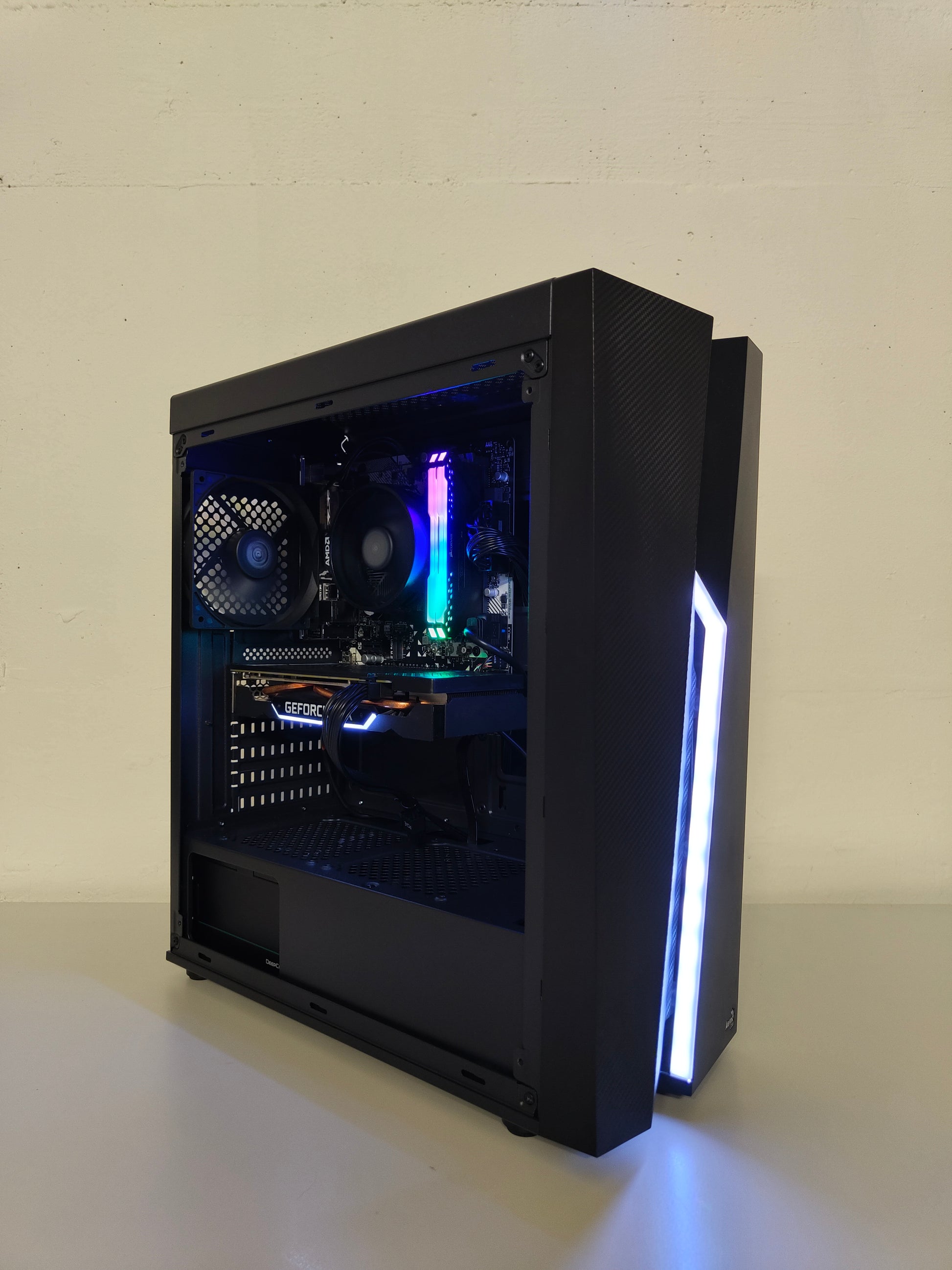 Gaming PC R5 | GTX 1660S 6GB | 16 GB DDR4 | SSD | WLAN | RGB | GARANTIE