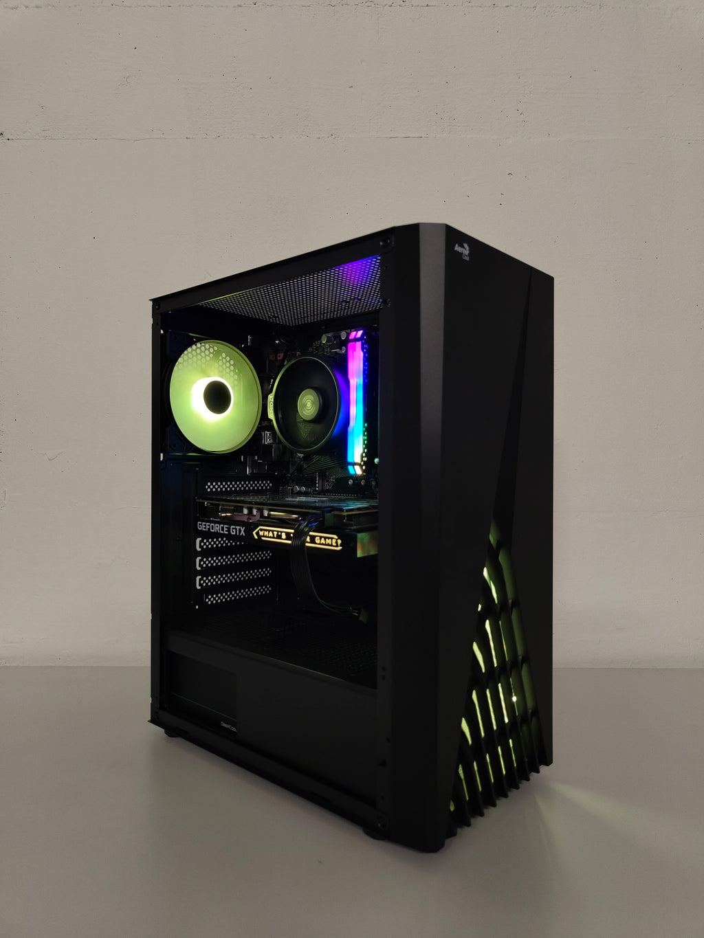 Gaming PC R5 | GTX 1660S 6GB | 16 GB DDR4 | SSD | WLAN | RGB | GARANTIE