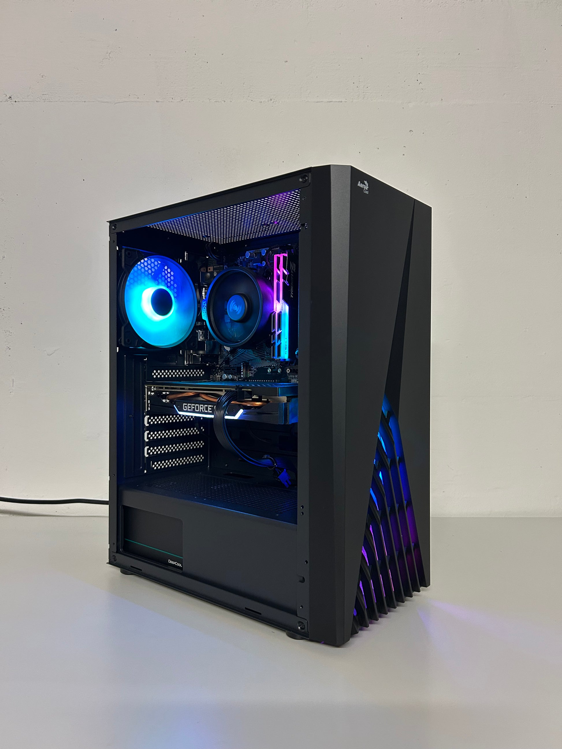 Gaming PC R5 | GTX 1660S 6GB | 16 GB DDR4 | SSD | WLAN | RGB | GARANTIE