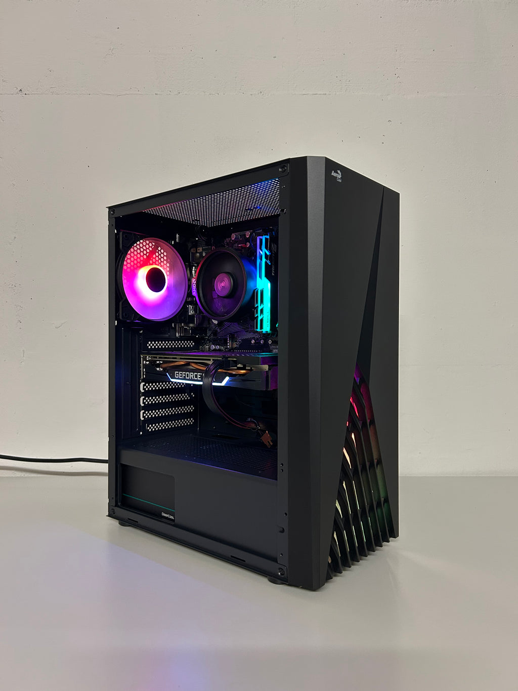 Gaming PC R5 | GTX 1660S 6GB | 16 GB DDR4 | SSD | WLAN | RGB | GARANTIE