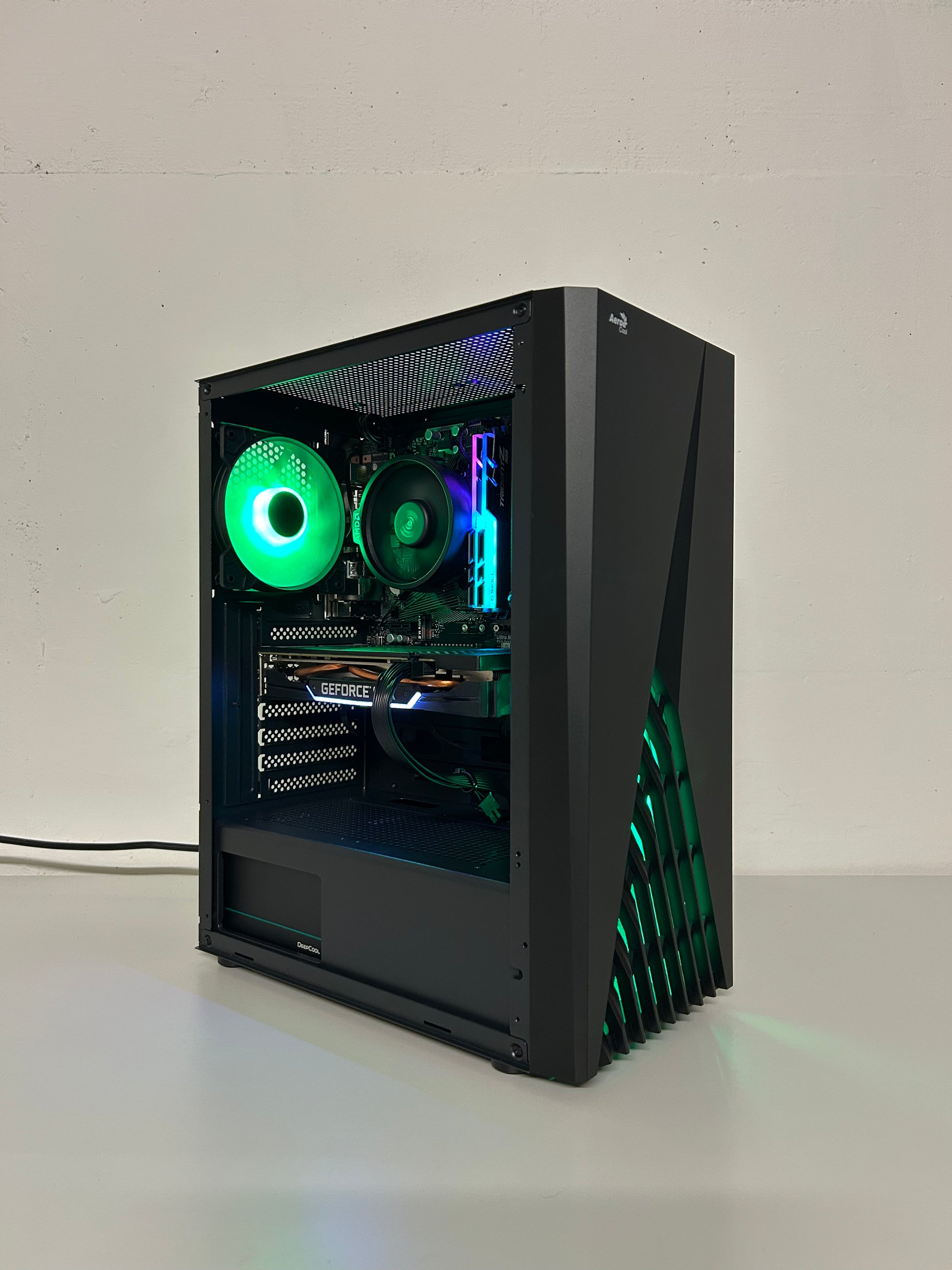 Gaming PC R5 | GTX 1660S 6GB | 16 GB DDR4 | SSD | WLAN | RGB | GARANTIE