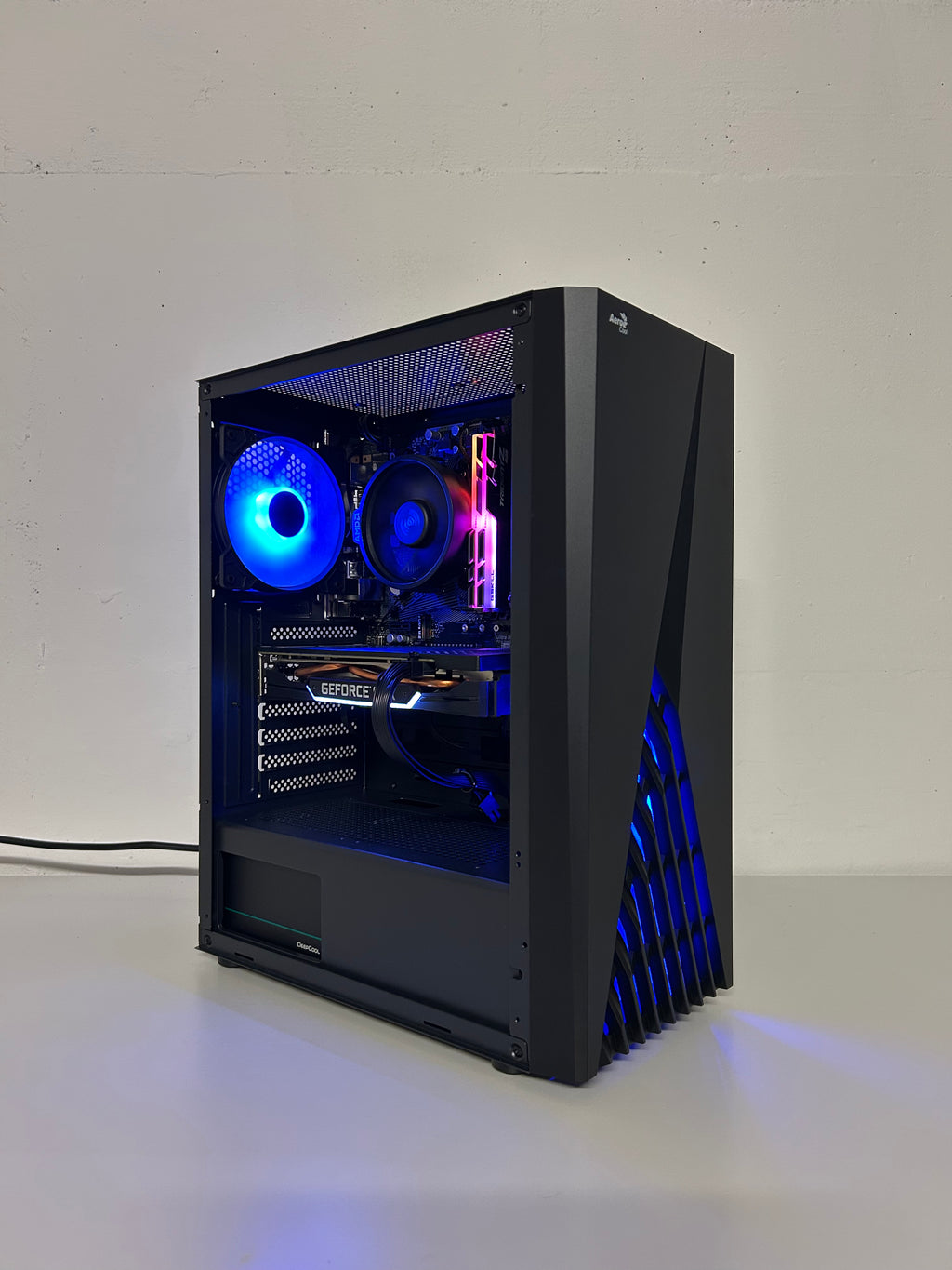 Gaming PC R5 | GTX 1660S 6GB | 16 GB DDR4 | SSD | WLAN | RGB | GARANTIE